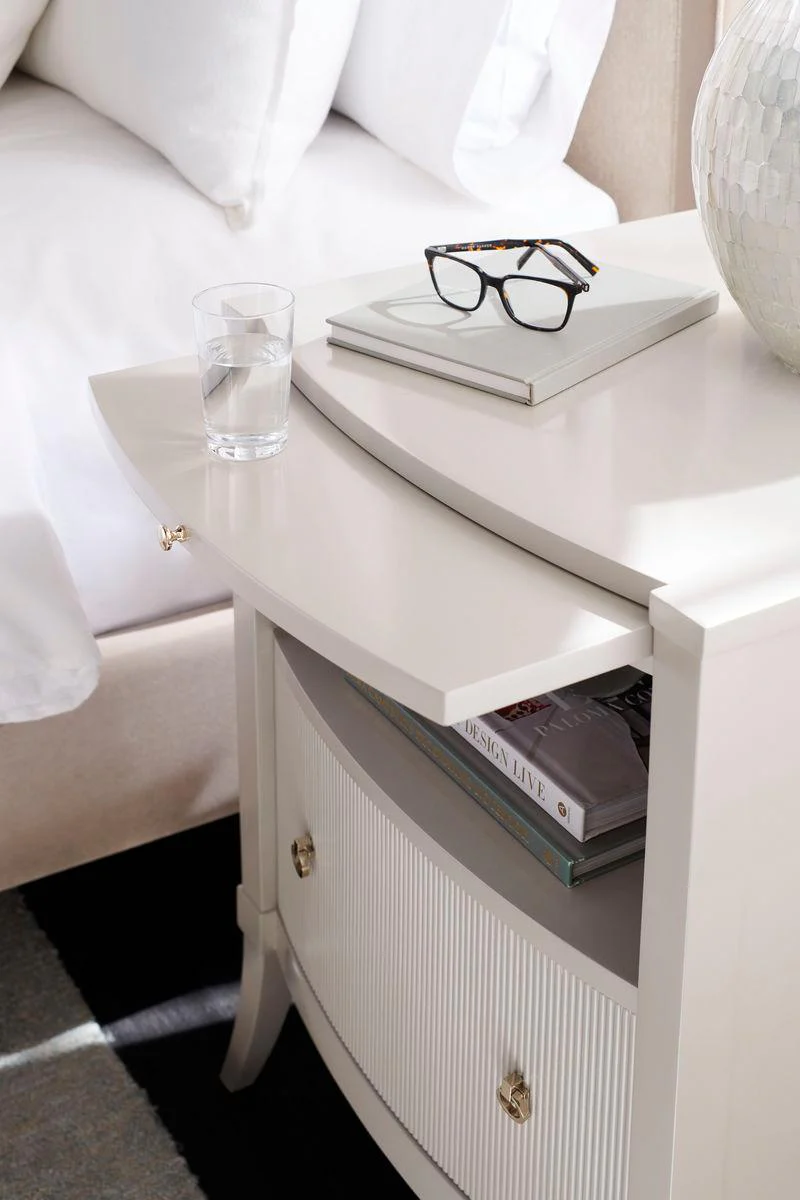 NEW LOVE NIGHTSTAND - Remutear