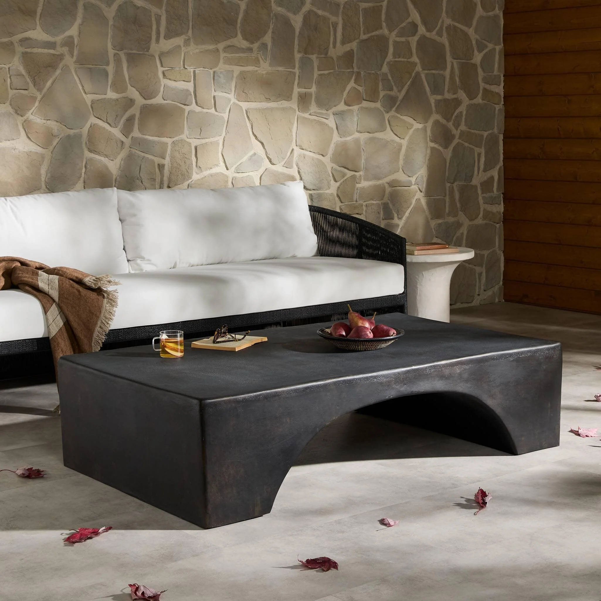 Palumbo Outdoor Coffee Table - Remutear