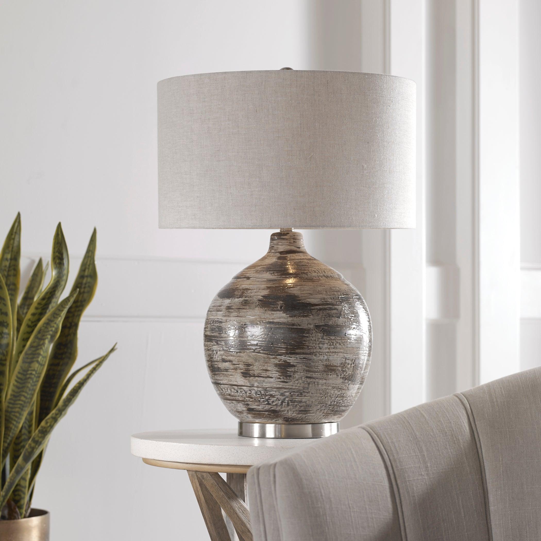 TAMULA DISTRESSED IVORY TABLE LAMP - Remutear