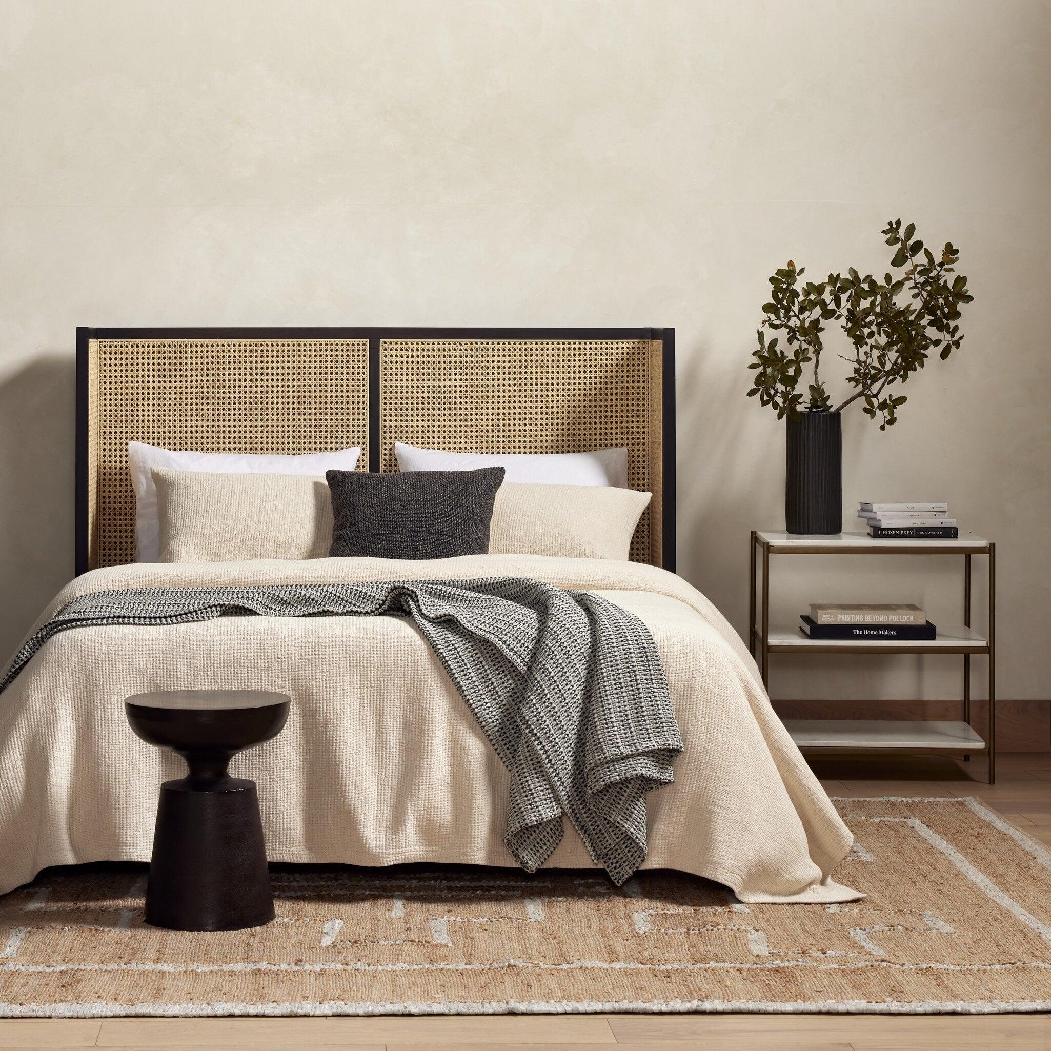 Cruz End Table - Remutear