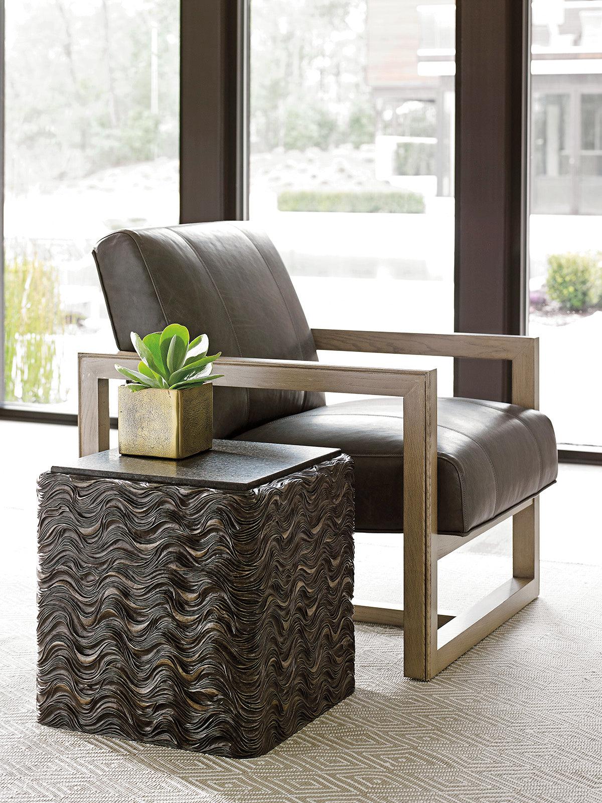 Shadow Play Talk Of The Town Cube End Table - Remutear