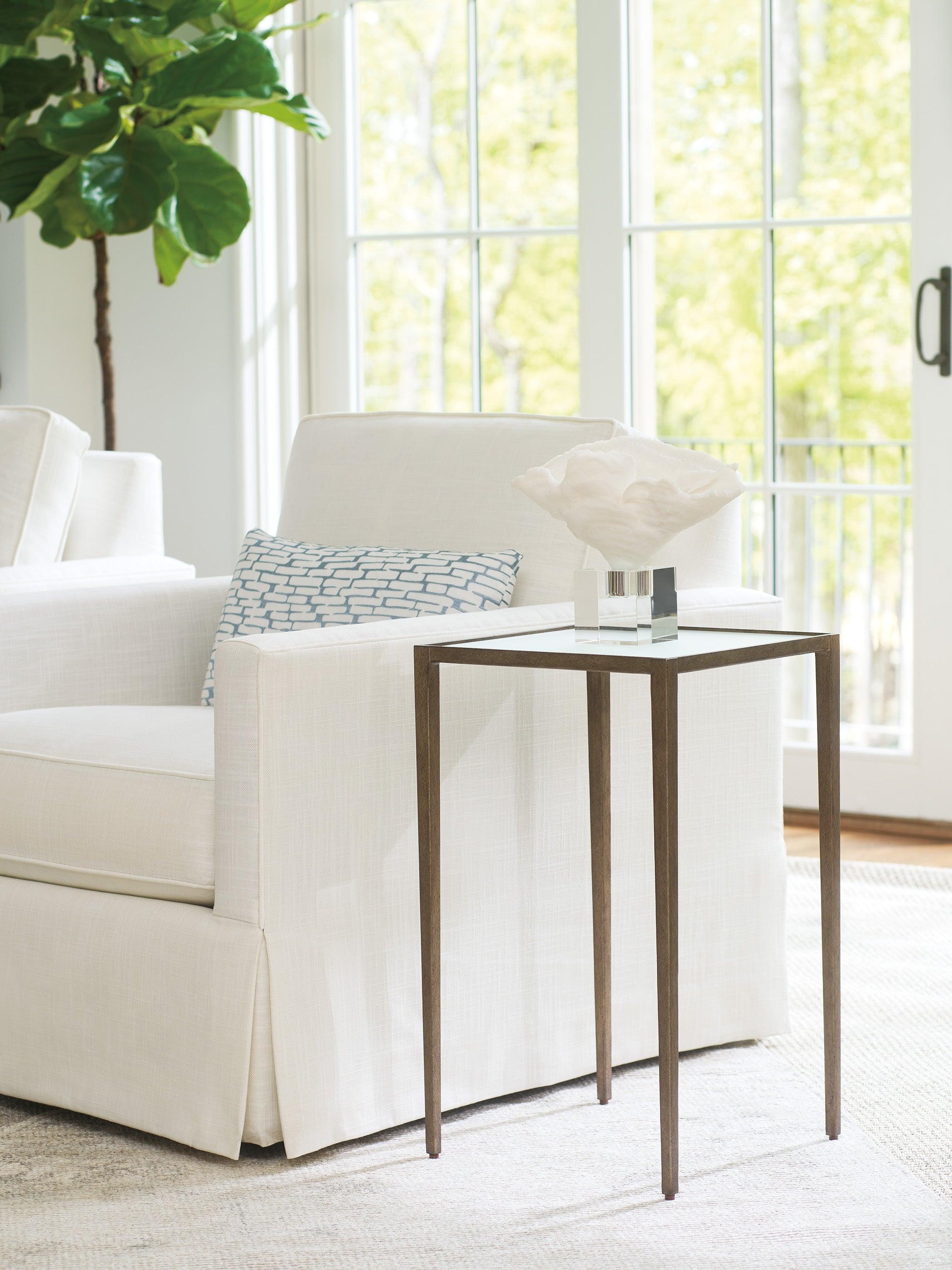 Laguna Wyland Accent Table - Remutear