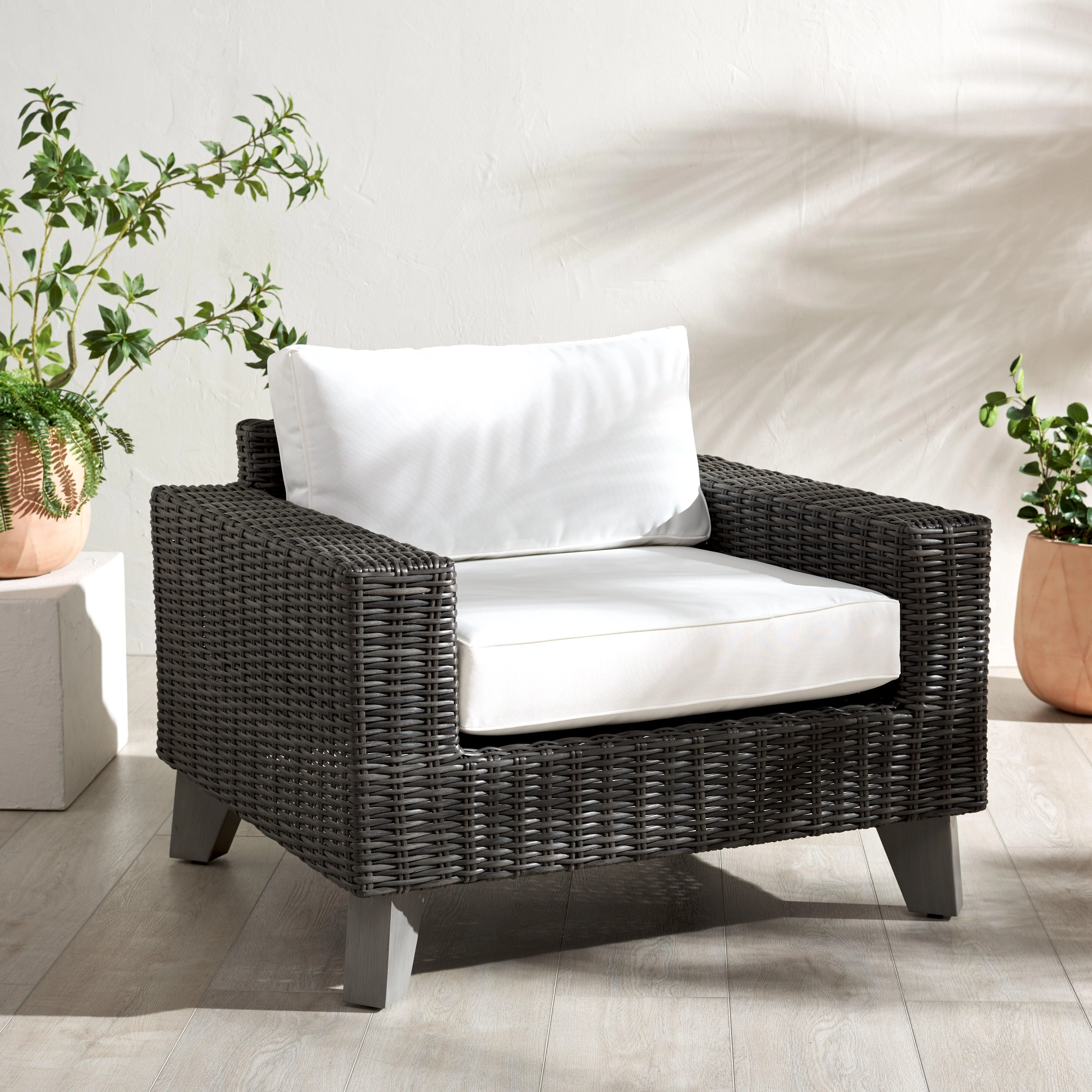Margarita Wicker Patio Chair - Remutear