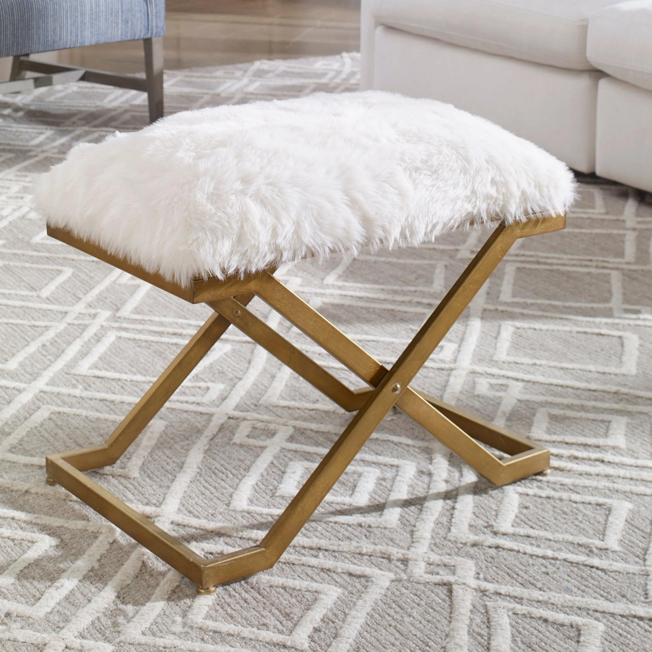 Farran Fur Small Bench - Remutear