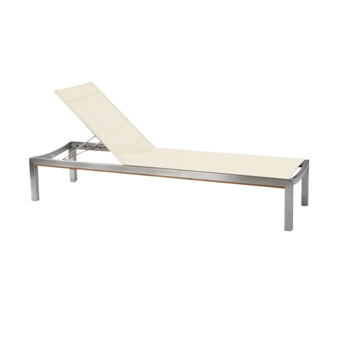Tiburon Chaise Lounge W/Wheels - Remutear