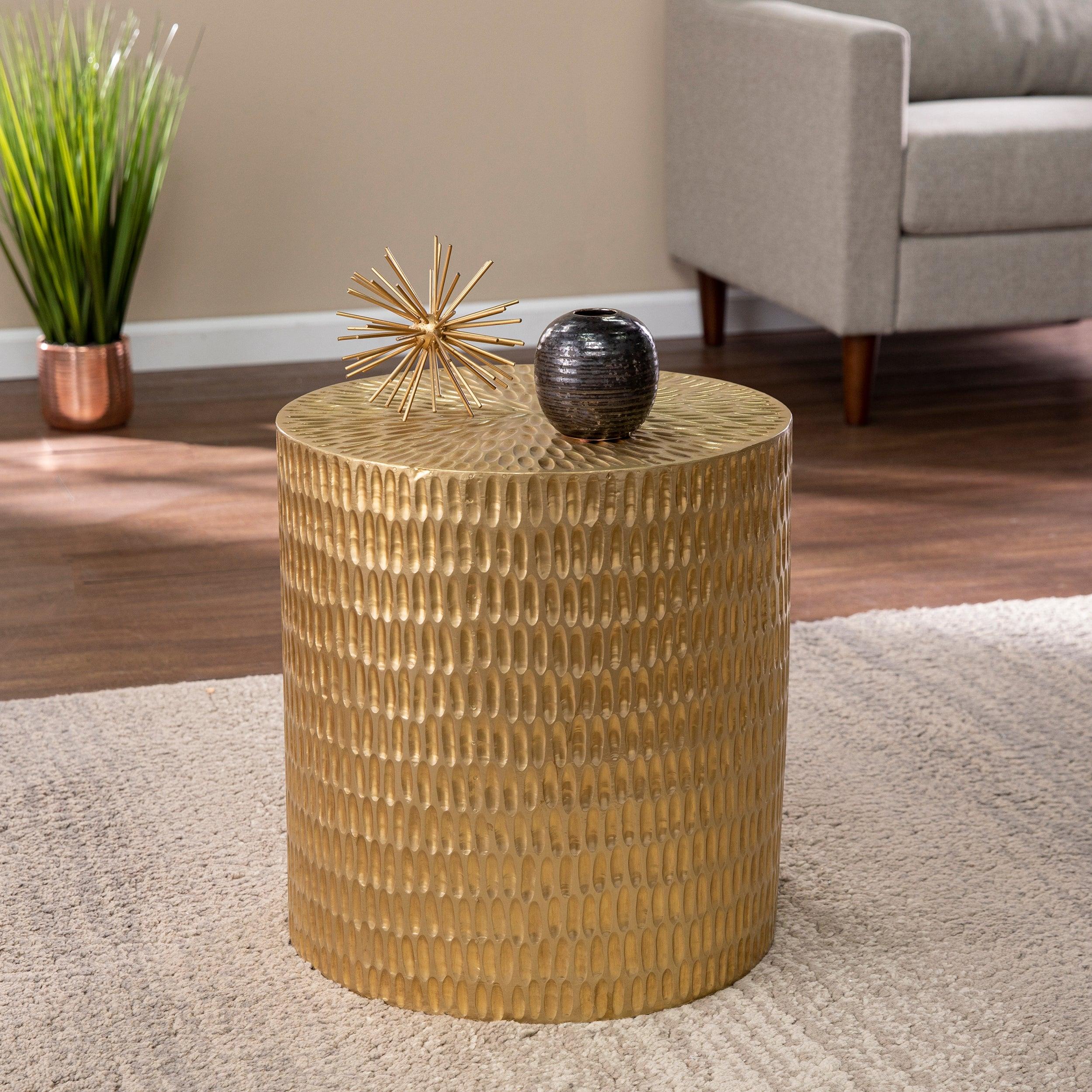 Doylin Round Accent Table - Remutear