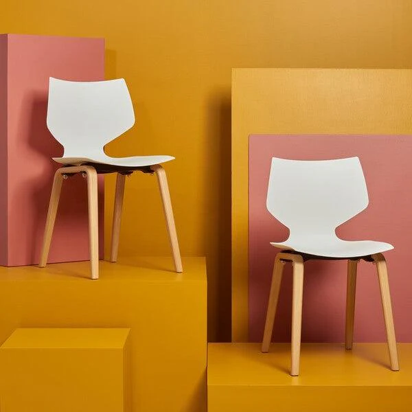 DARNEL MOLDED PLASTIC DINING CHAIR - Remutear