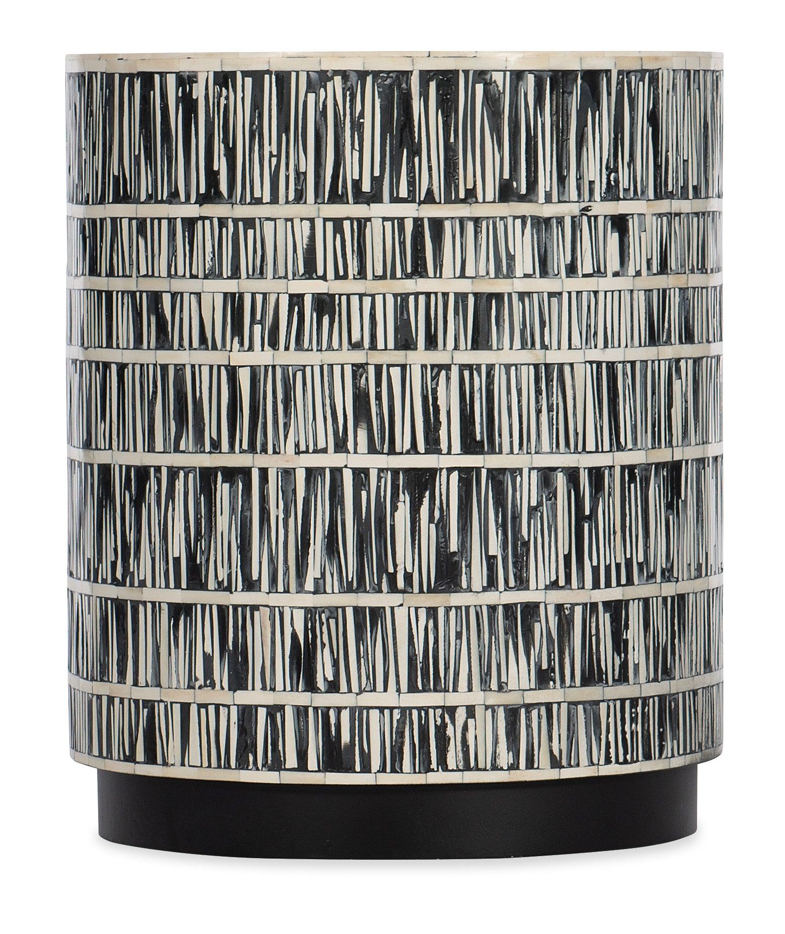 Melange Callum Round Accent Table - Remutear