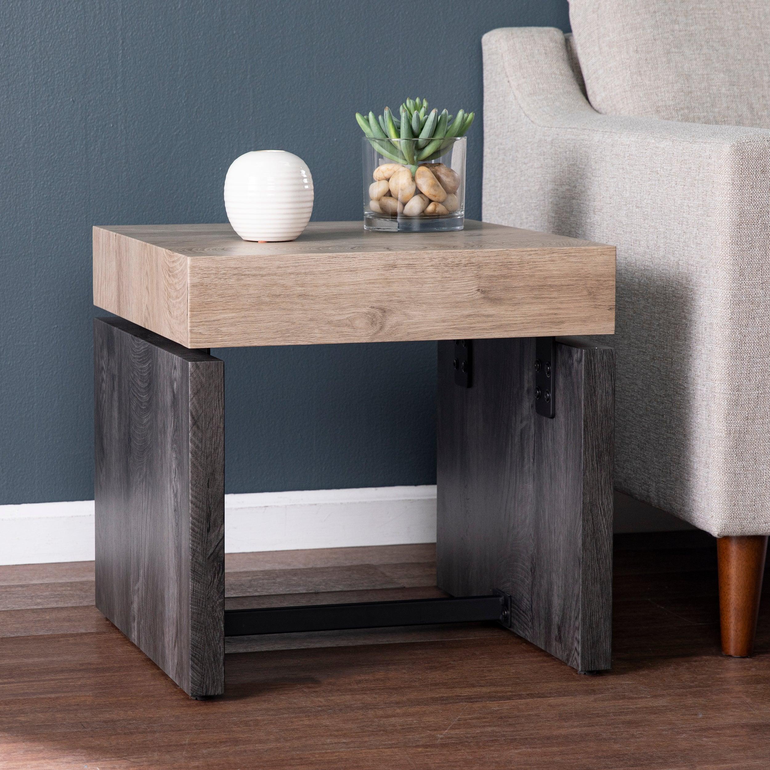 Hapsford End Table - Remutear