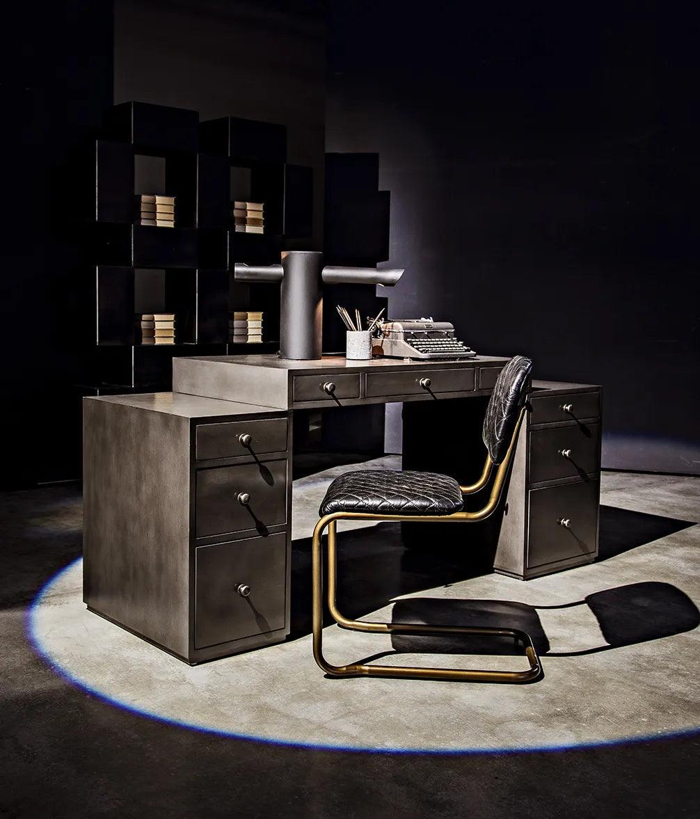 Statera Lamp, Black Steel - Remutear