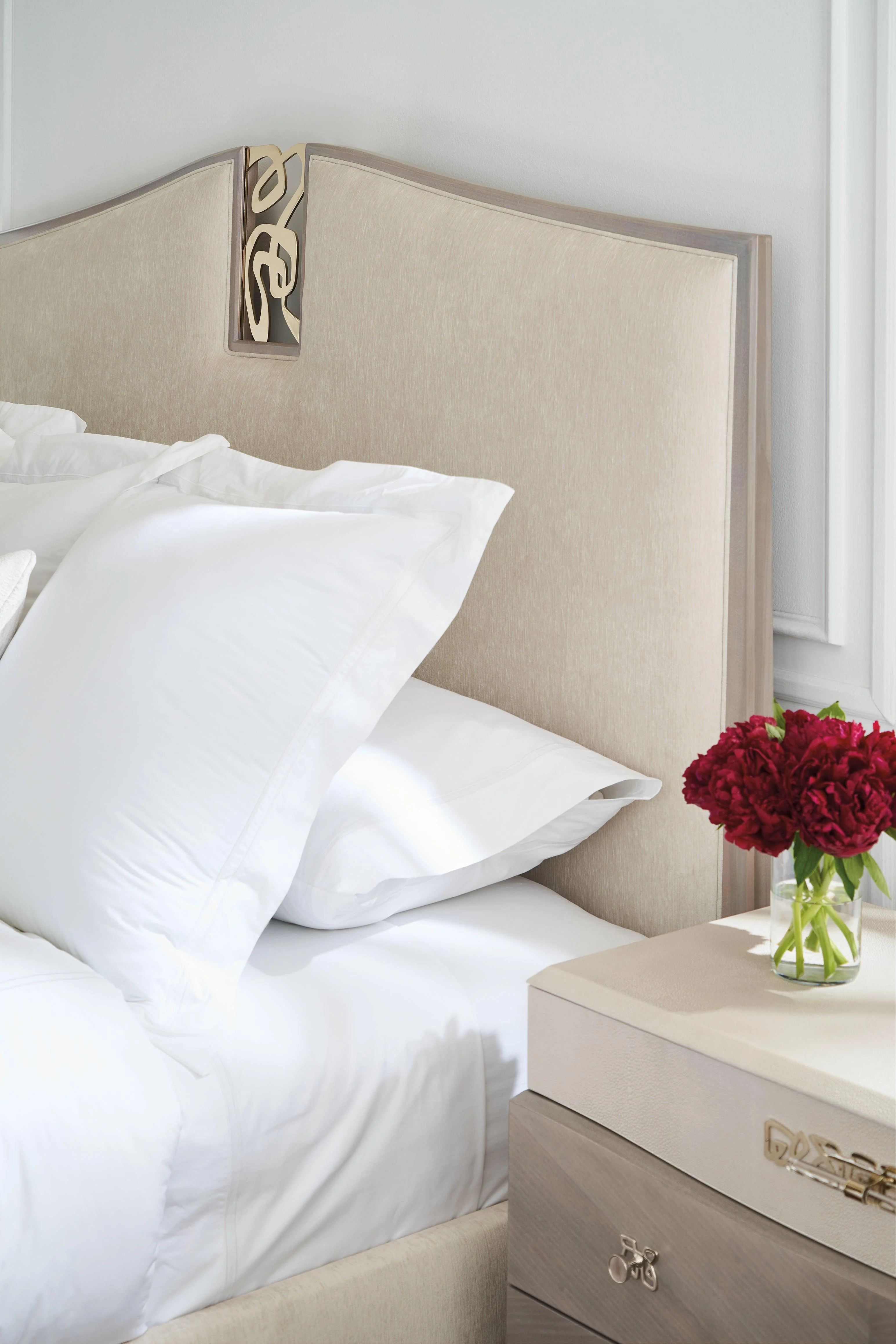Classic Crescendo Upholstered Bed - Remutear