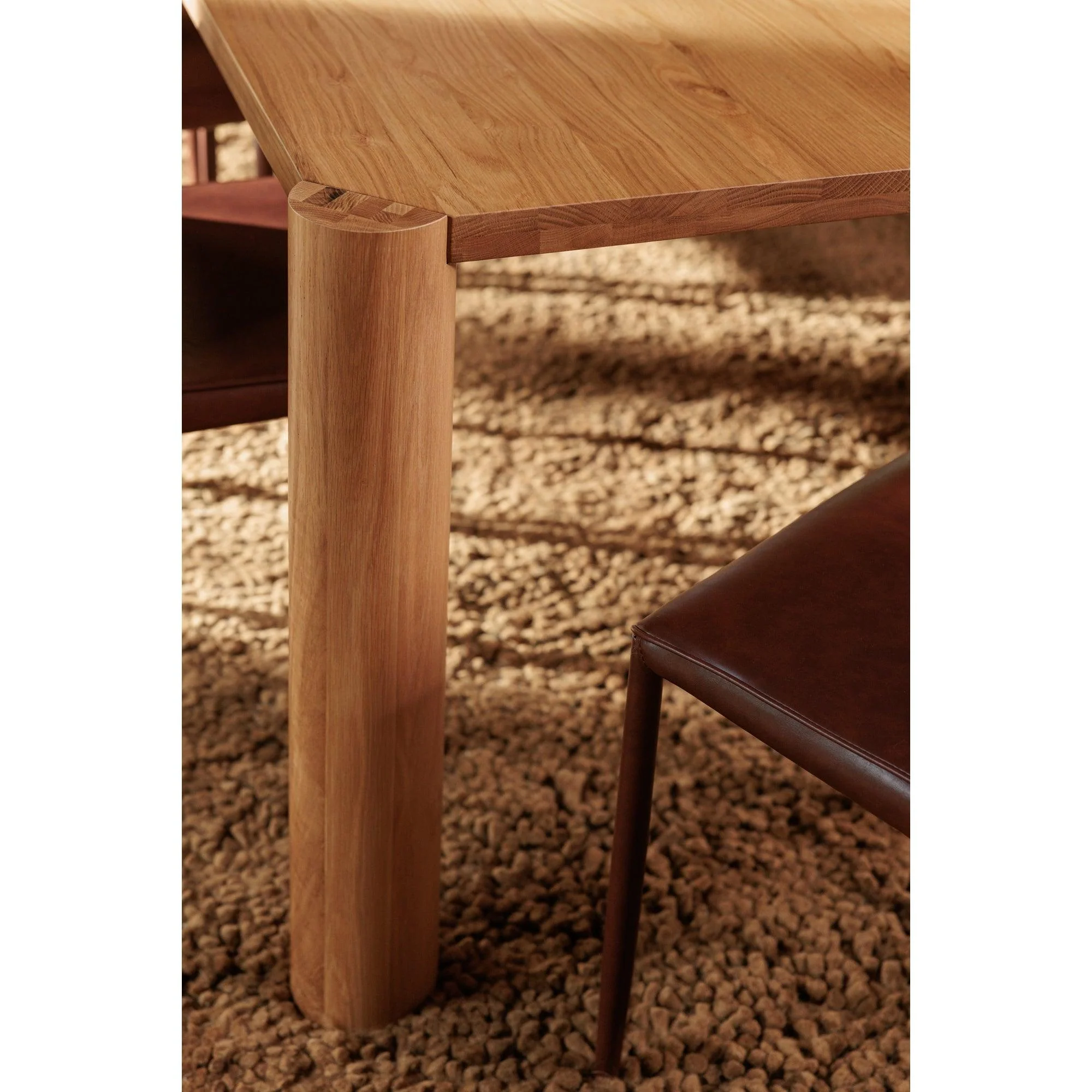 Post Dining Table Oak Natural - Remutear