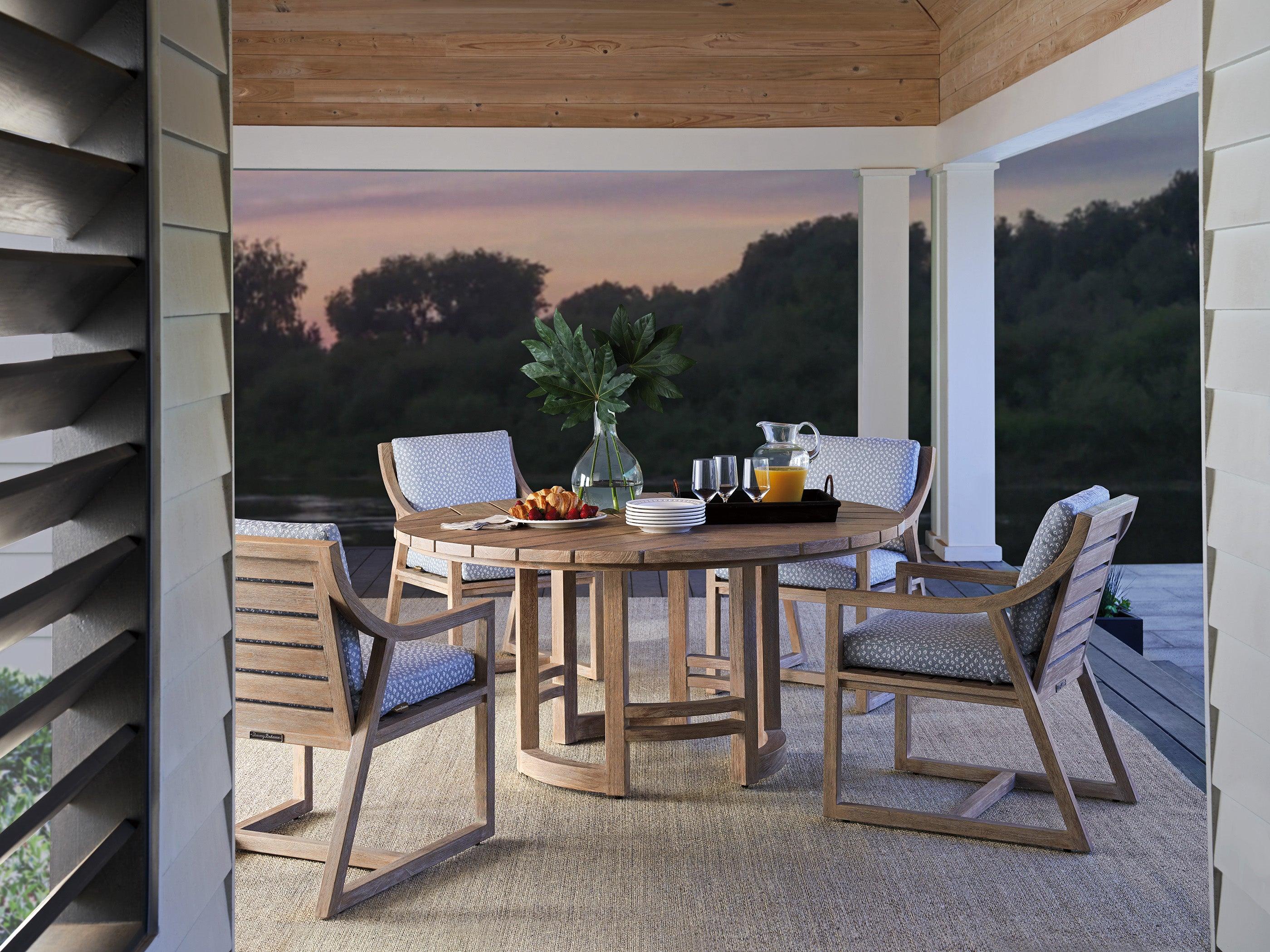 Stillwater Cove Round Dining Table - Remutear
