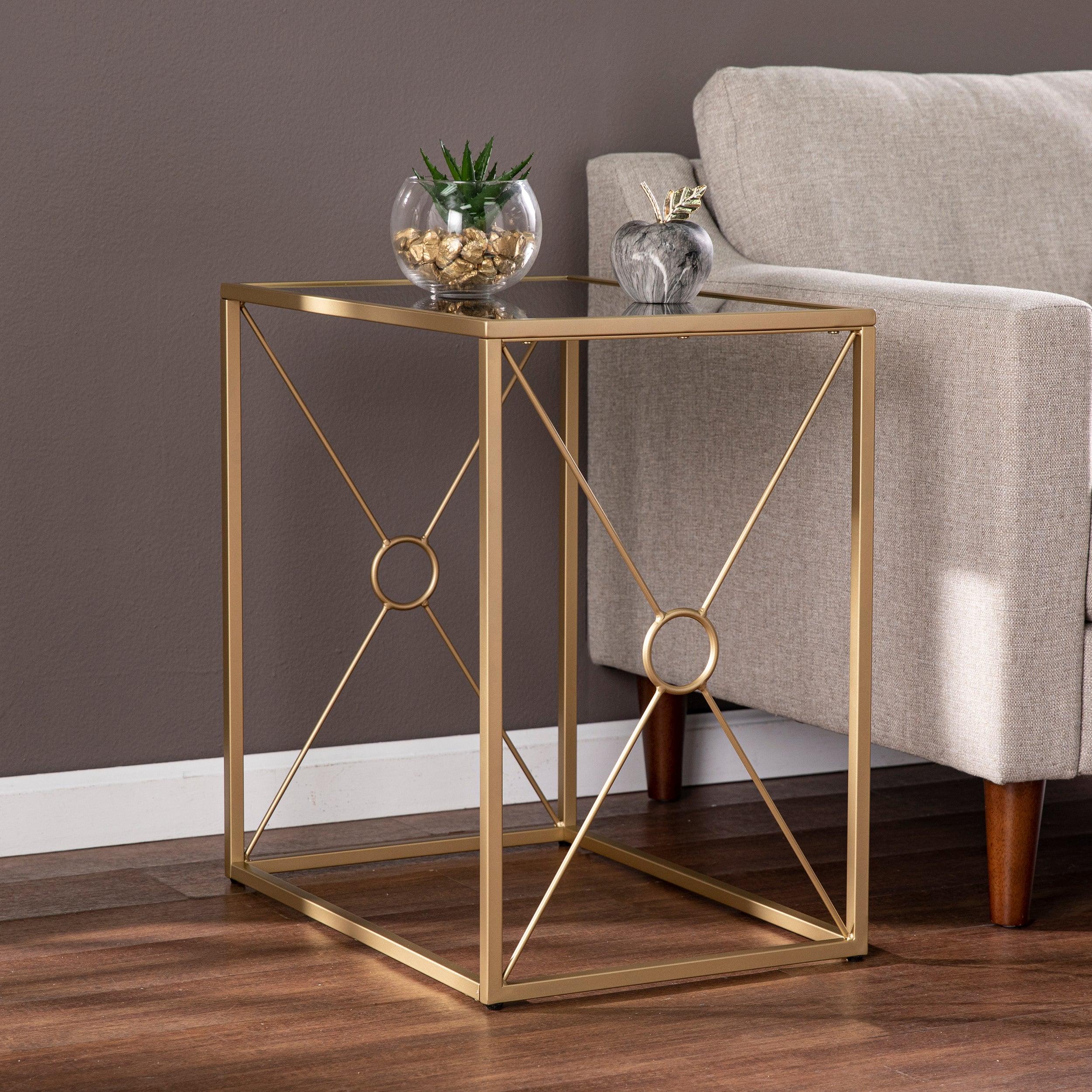 Larden Mirror-Top End Table - Remutear