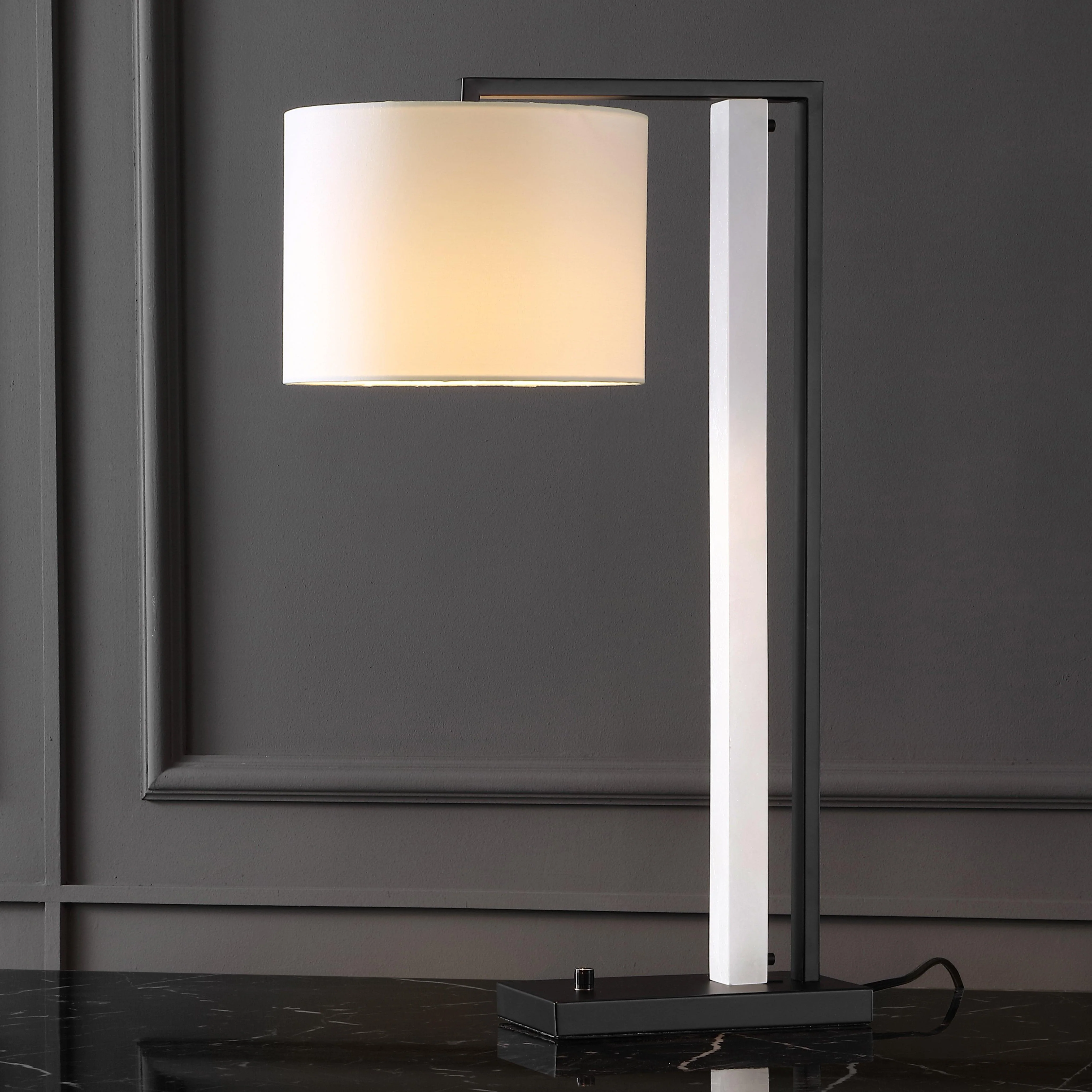 KATRYNA ALABASTER AND METAL TABLE LAMP - Remutear