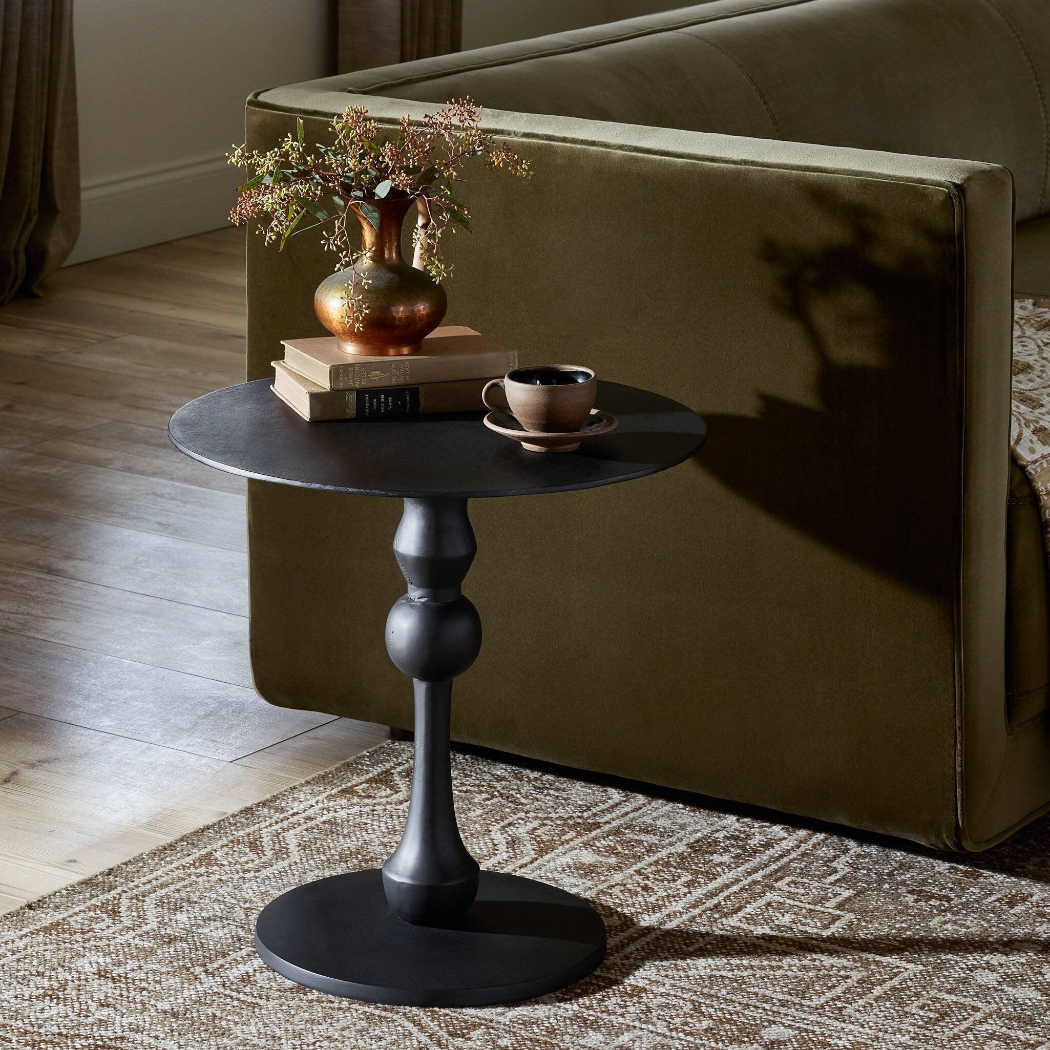 Daffin End Table - Remutear
