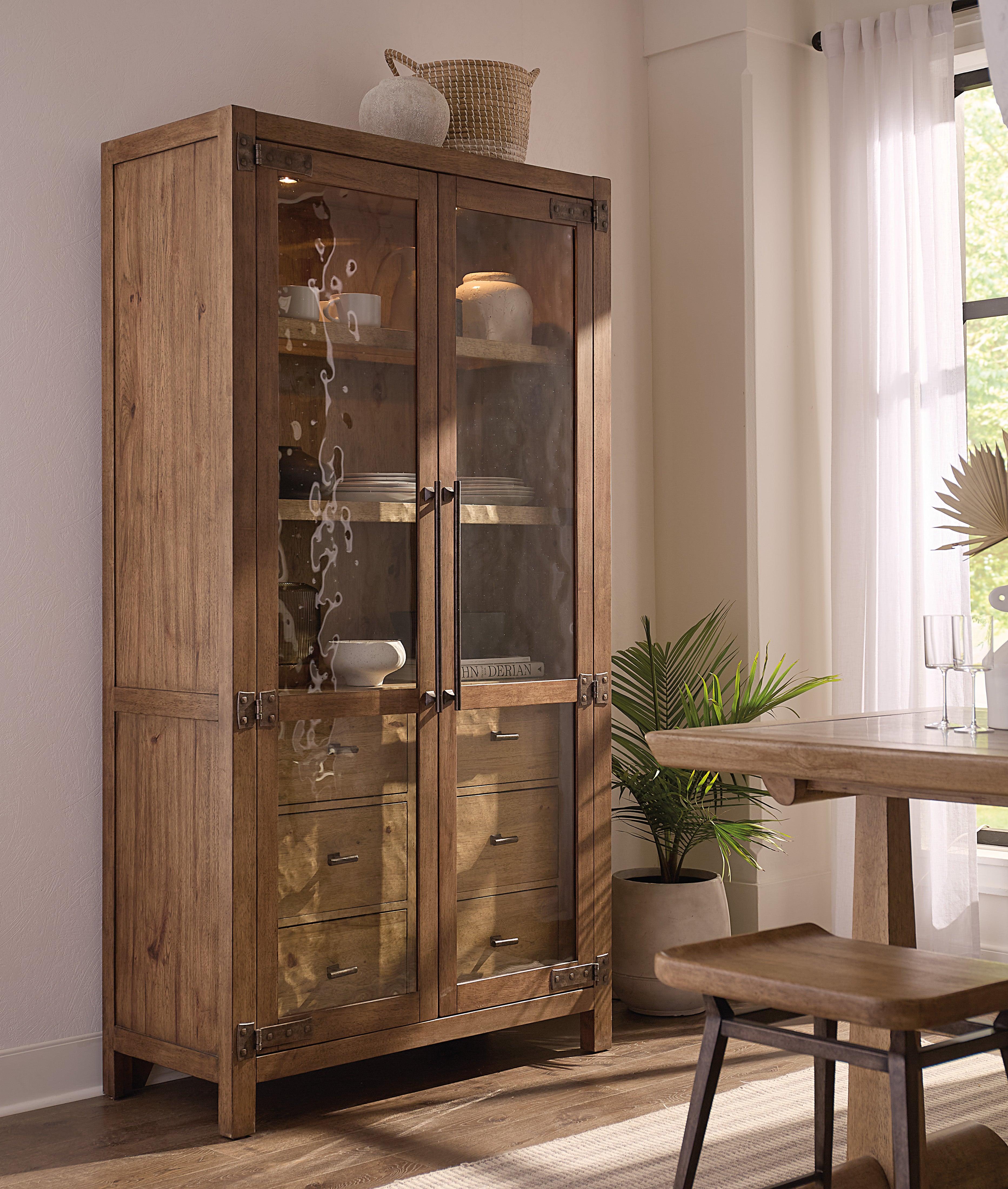 Vineyard Row Display Cabinet - Remutear