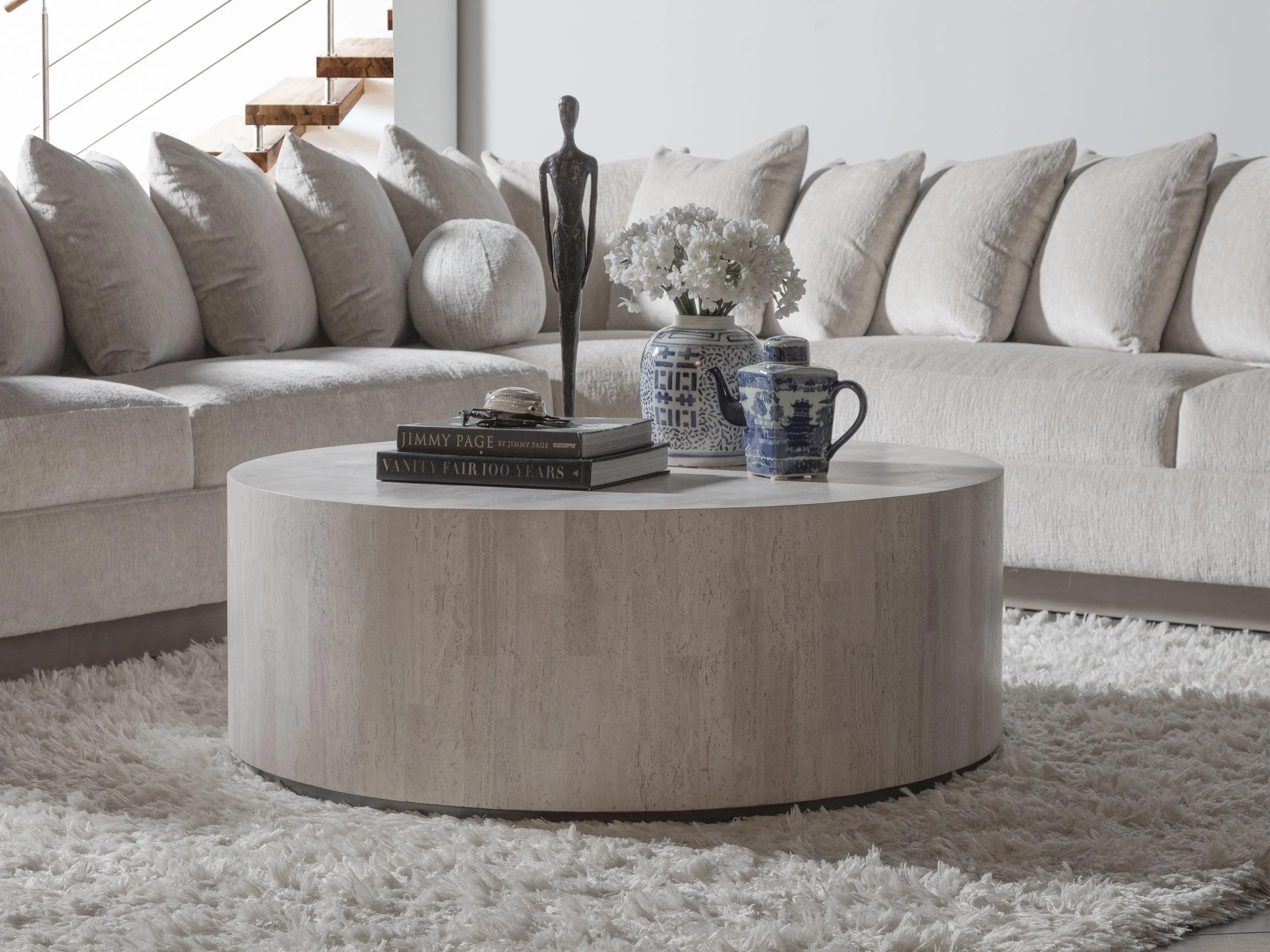 Signature Designs Cassio Round Cocktail Table - Remutear