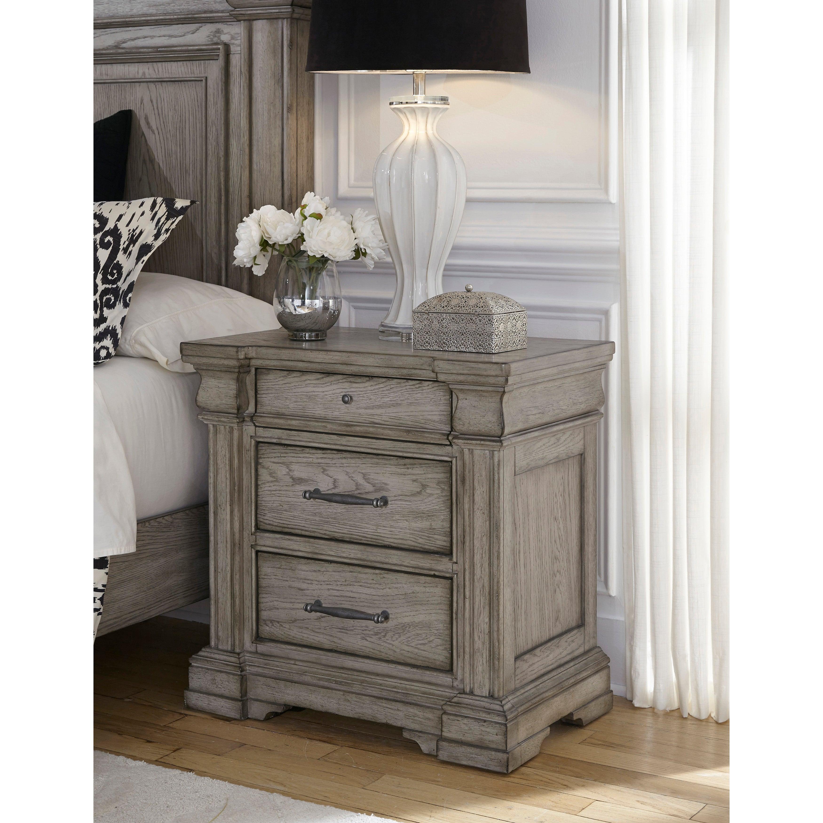 Madison Ridge 3 Drawer Nightstand - Remutear