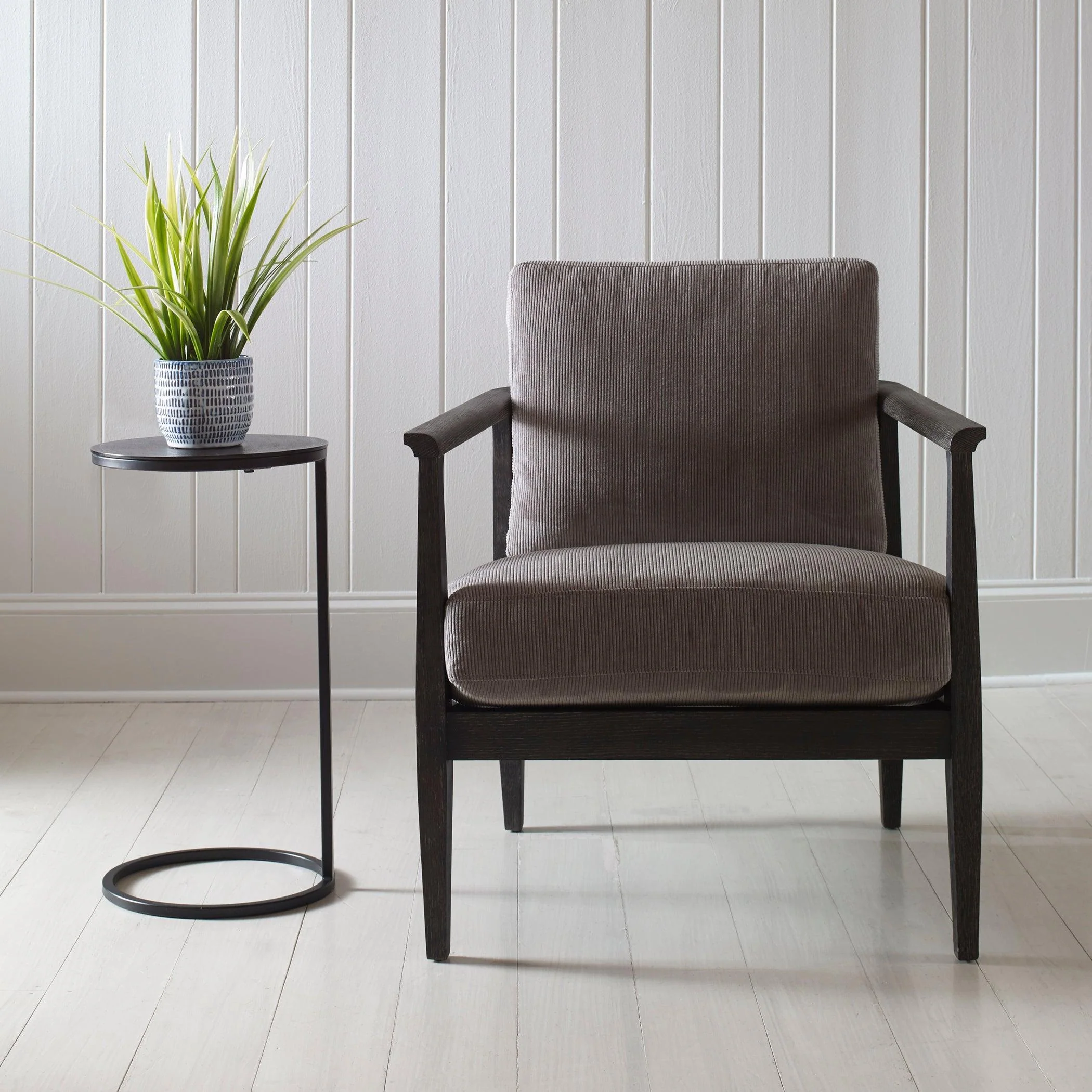 BRUNEI ROUND ACCENT TABLE - Remutear