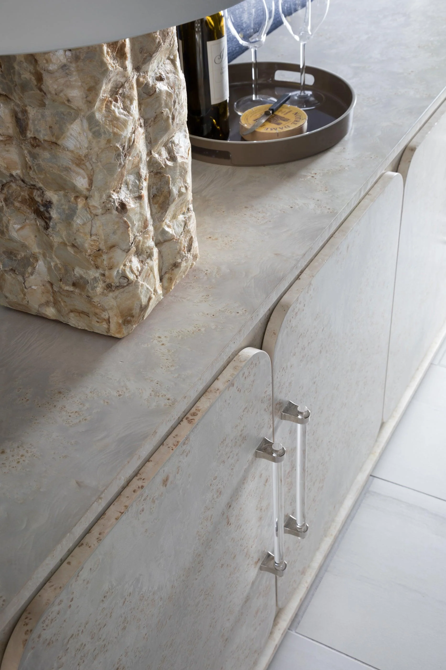 Signature Designs Baronet Media Console - Remutear