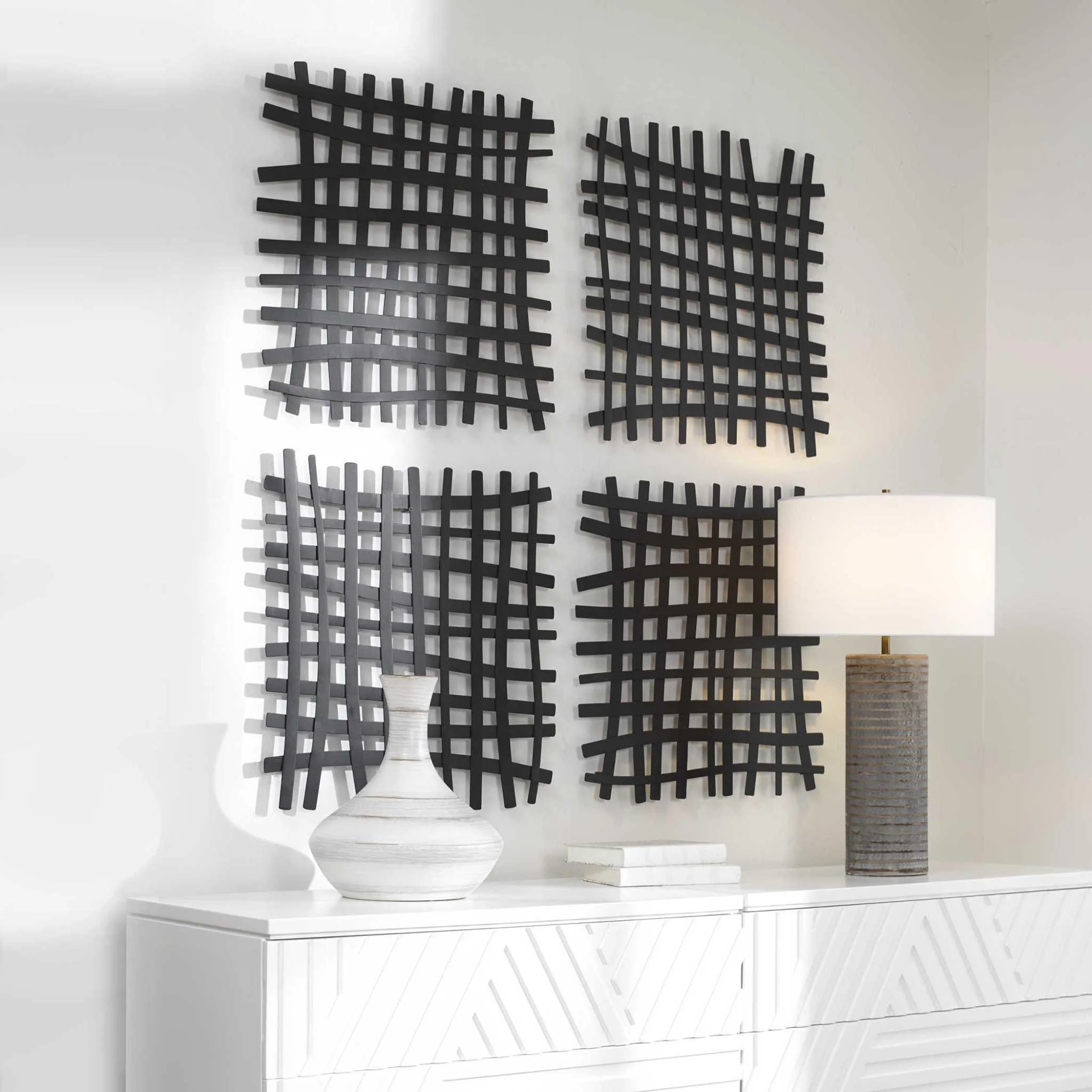 GRIDLINES IRON WALL DECOR - Remutear