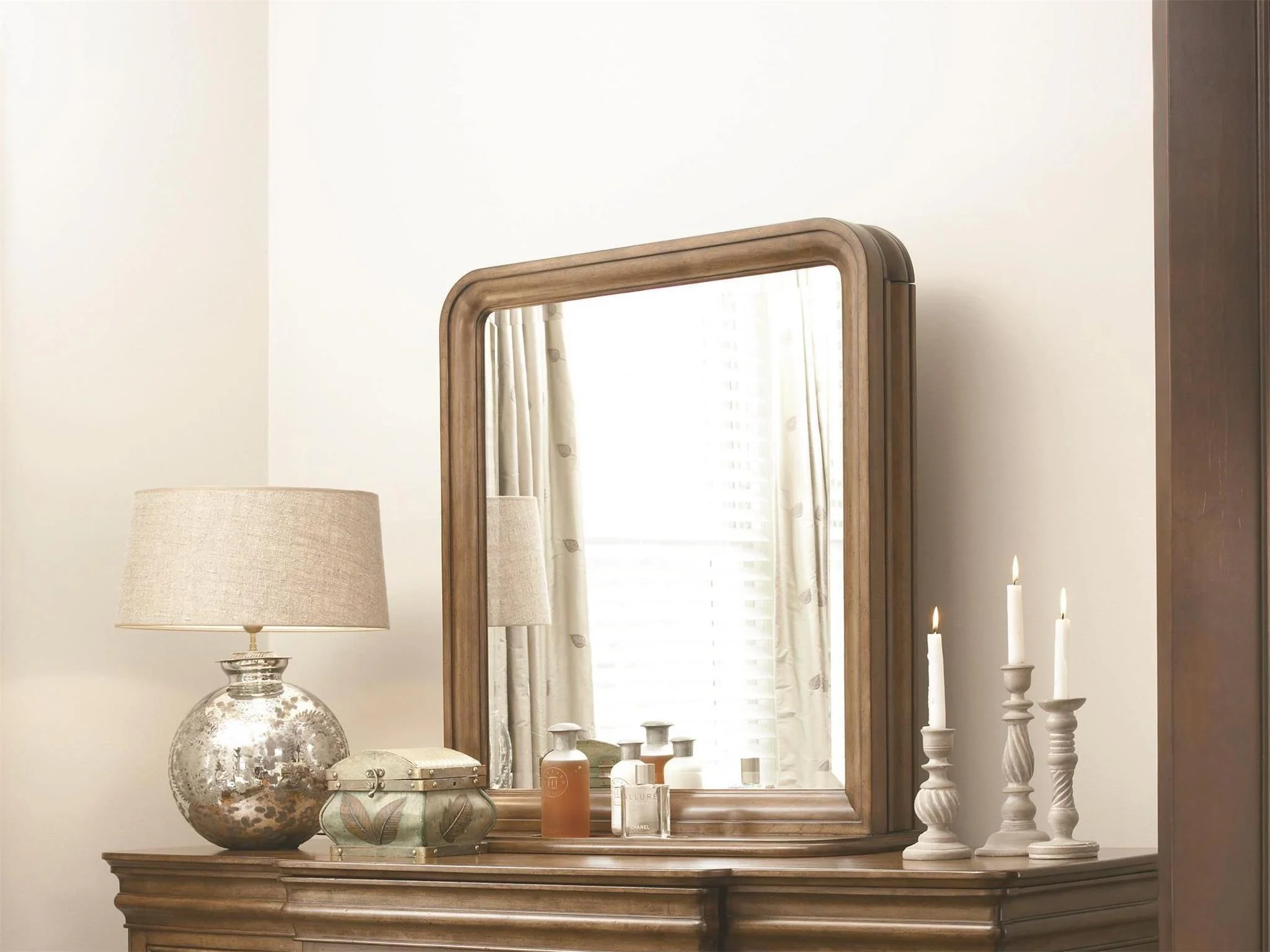 New Lou Vertical Storage Mirror - Remutear