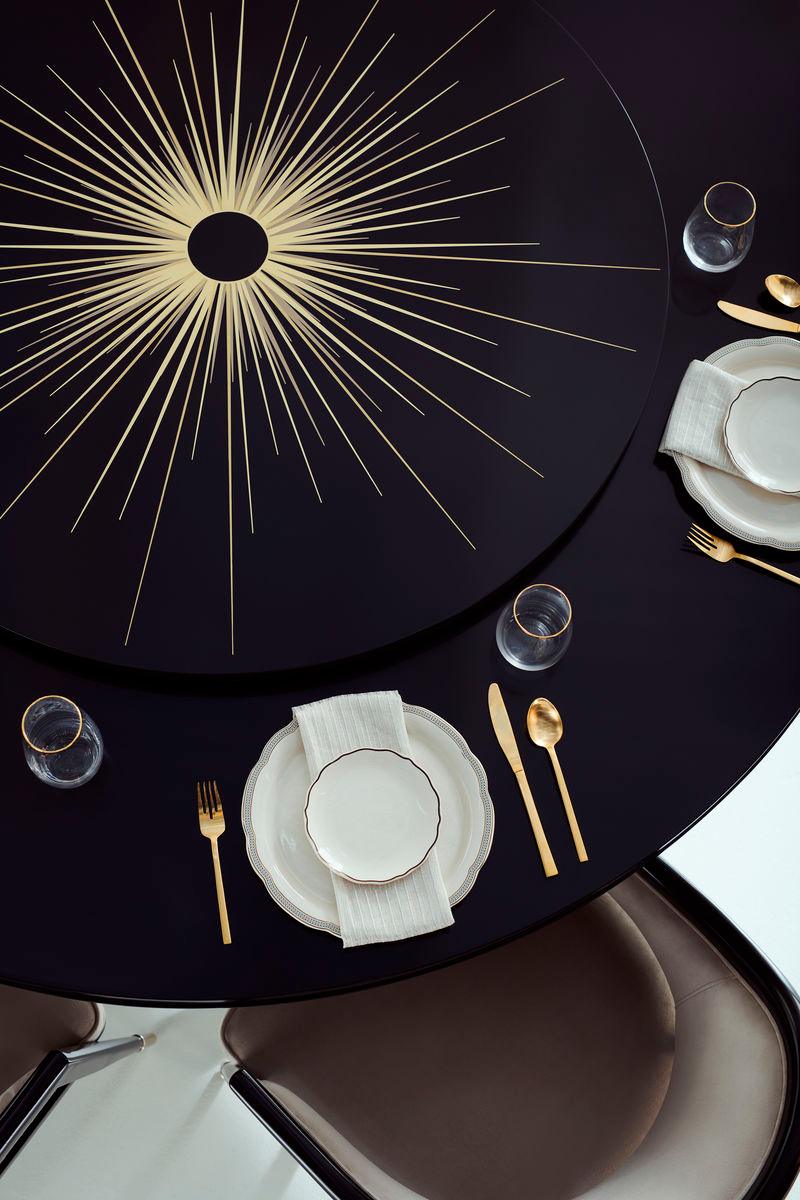 TOTAL ECLIPSE DINING TABLE - Remutear