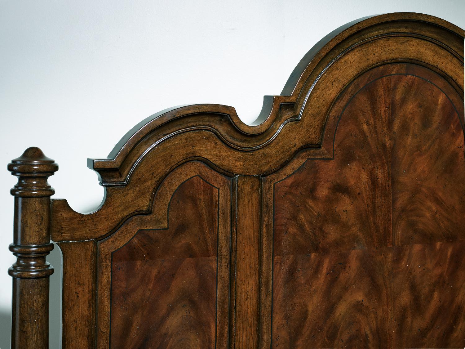 Leesburg Poster Bed - Remutear