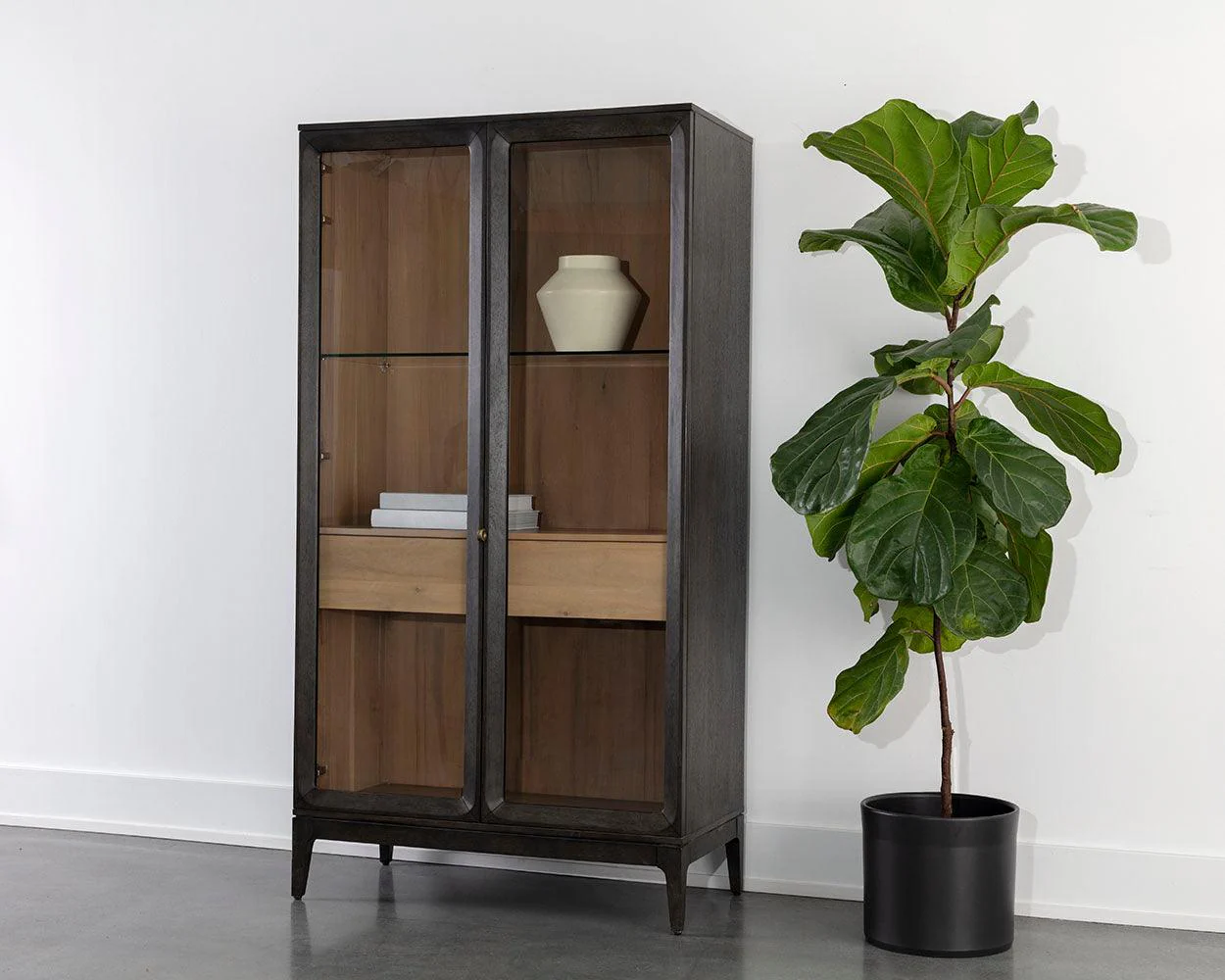 Cecilia Display Cabinet - Remutear