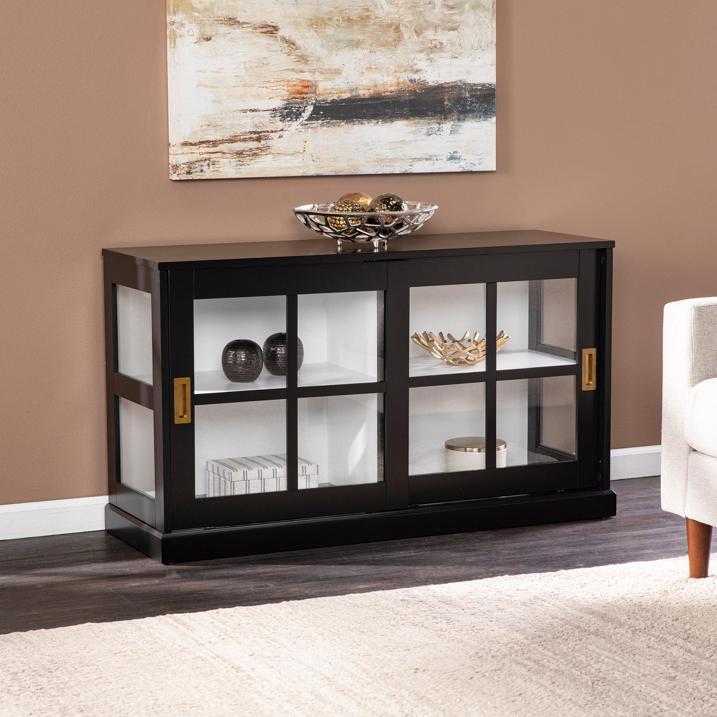 Byward Curio Cabinet - Remutear