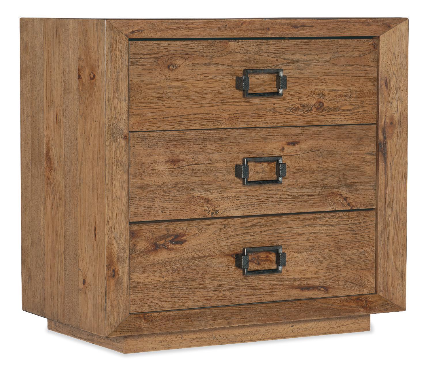 Big Sky Three Drawer Nightstand 1 - Remutear
