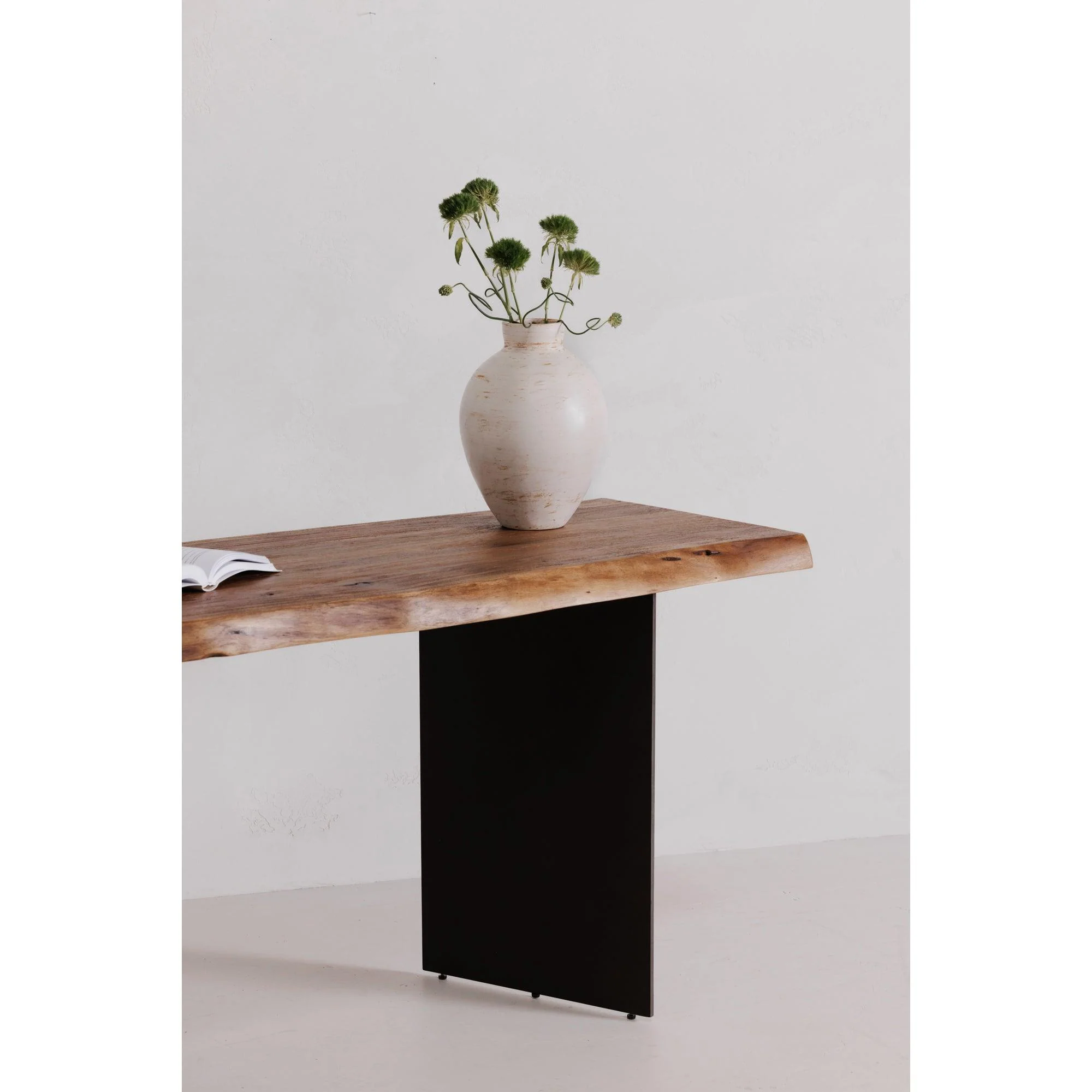 Howell Desk - Remutear
