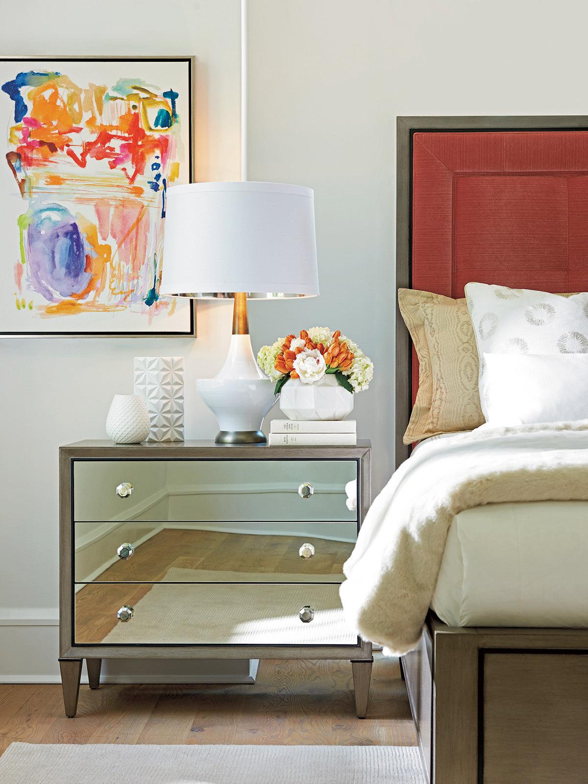 Ariana Divonne Mirrored Nightstand - Remutear