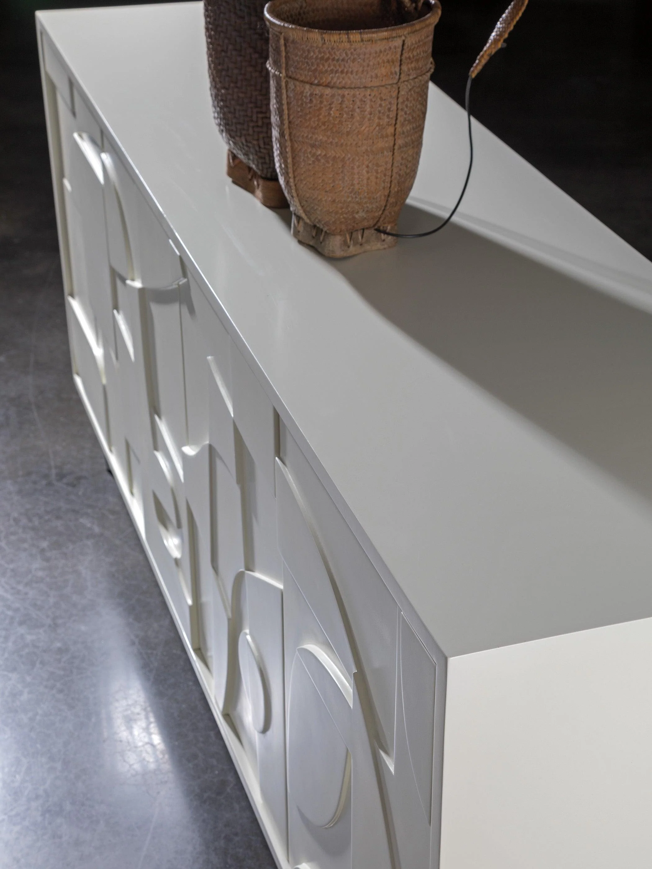 Signature Designs Bardo Long Media Console - Remutear