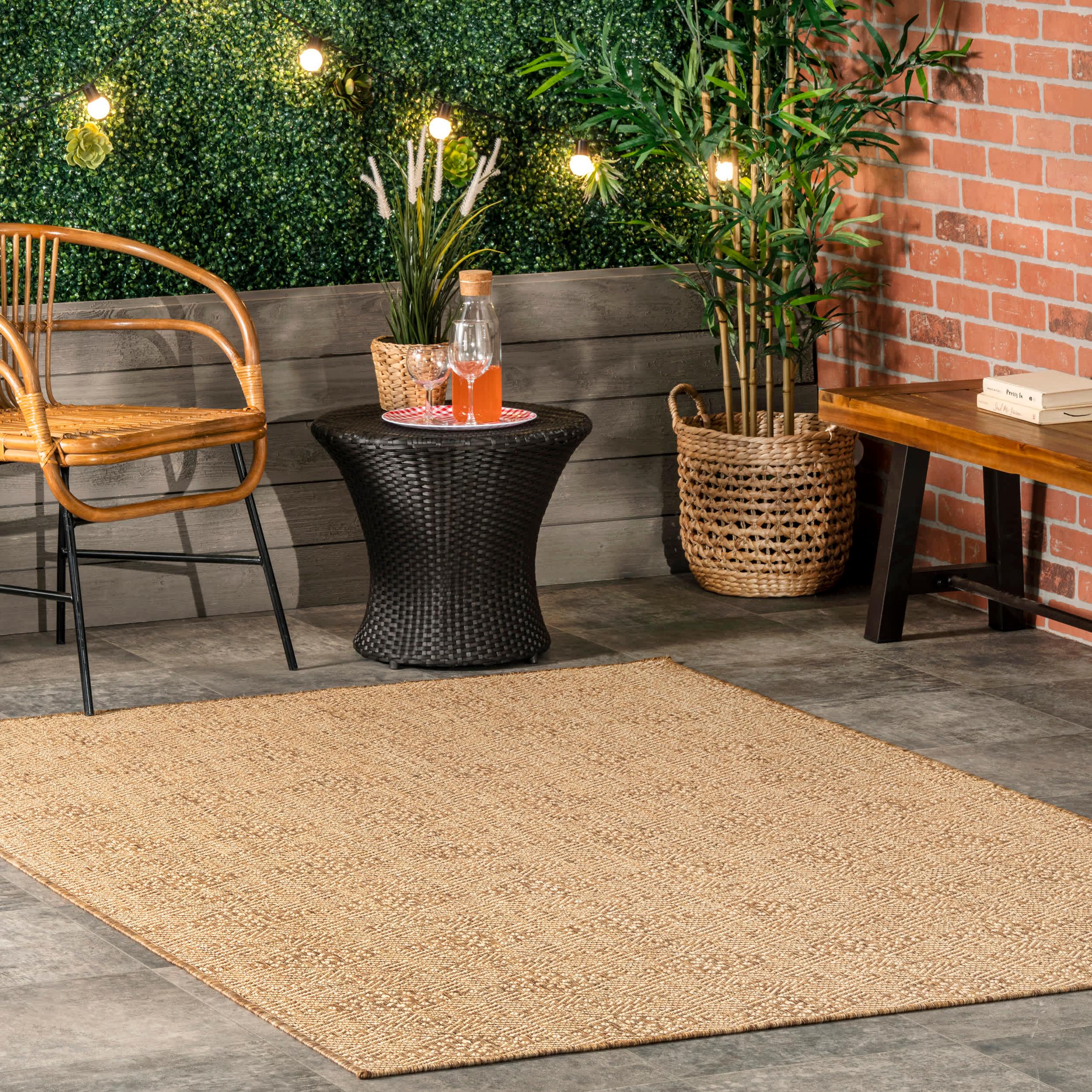 Chandler Elegant Indoor/Outdoor Area Rug - Remutear