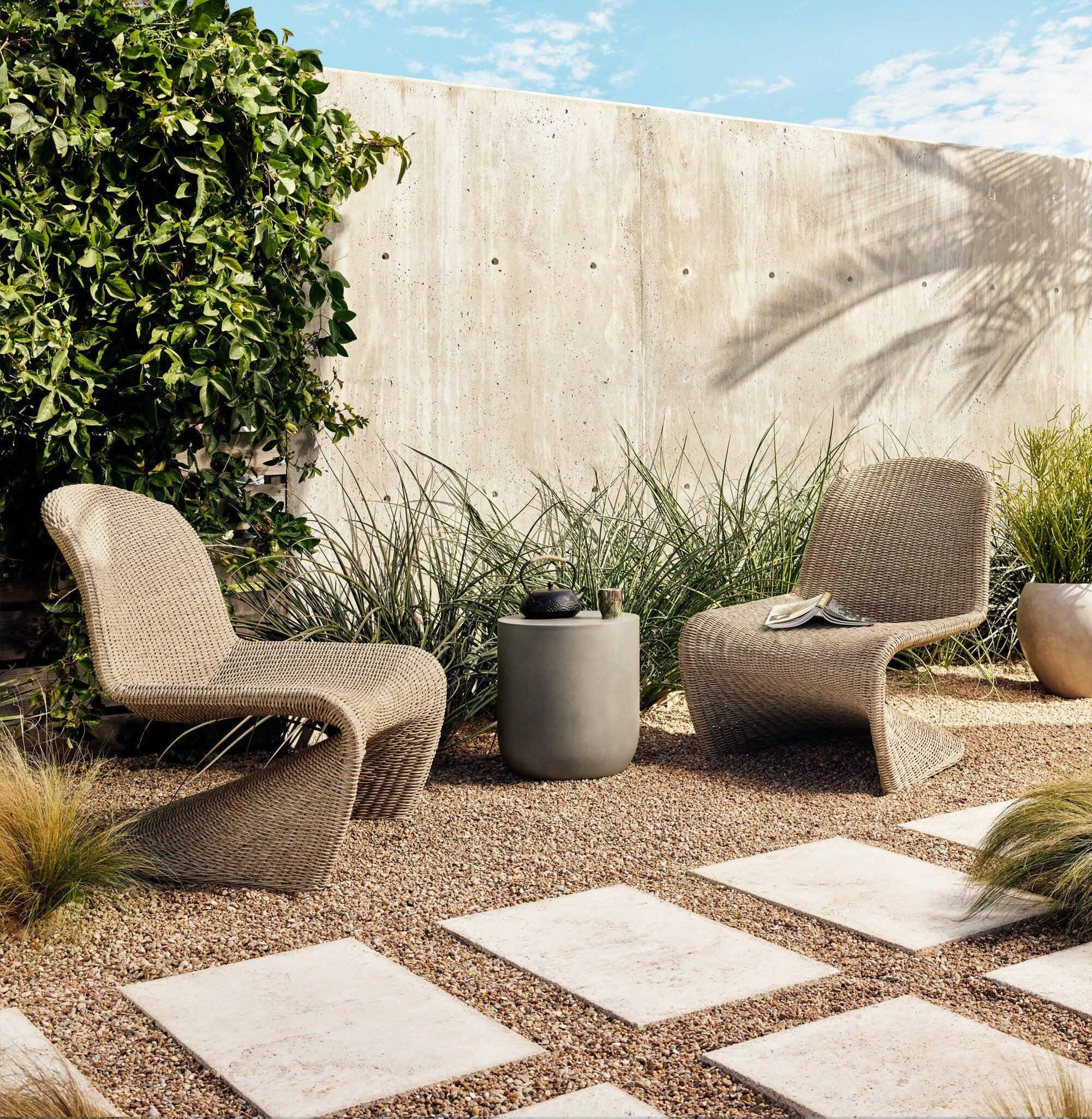 Ivan Round End Table - Remutear