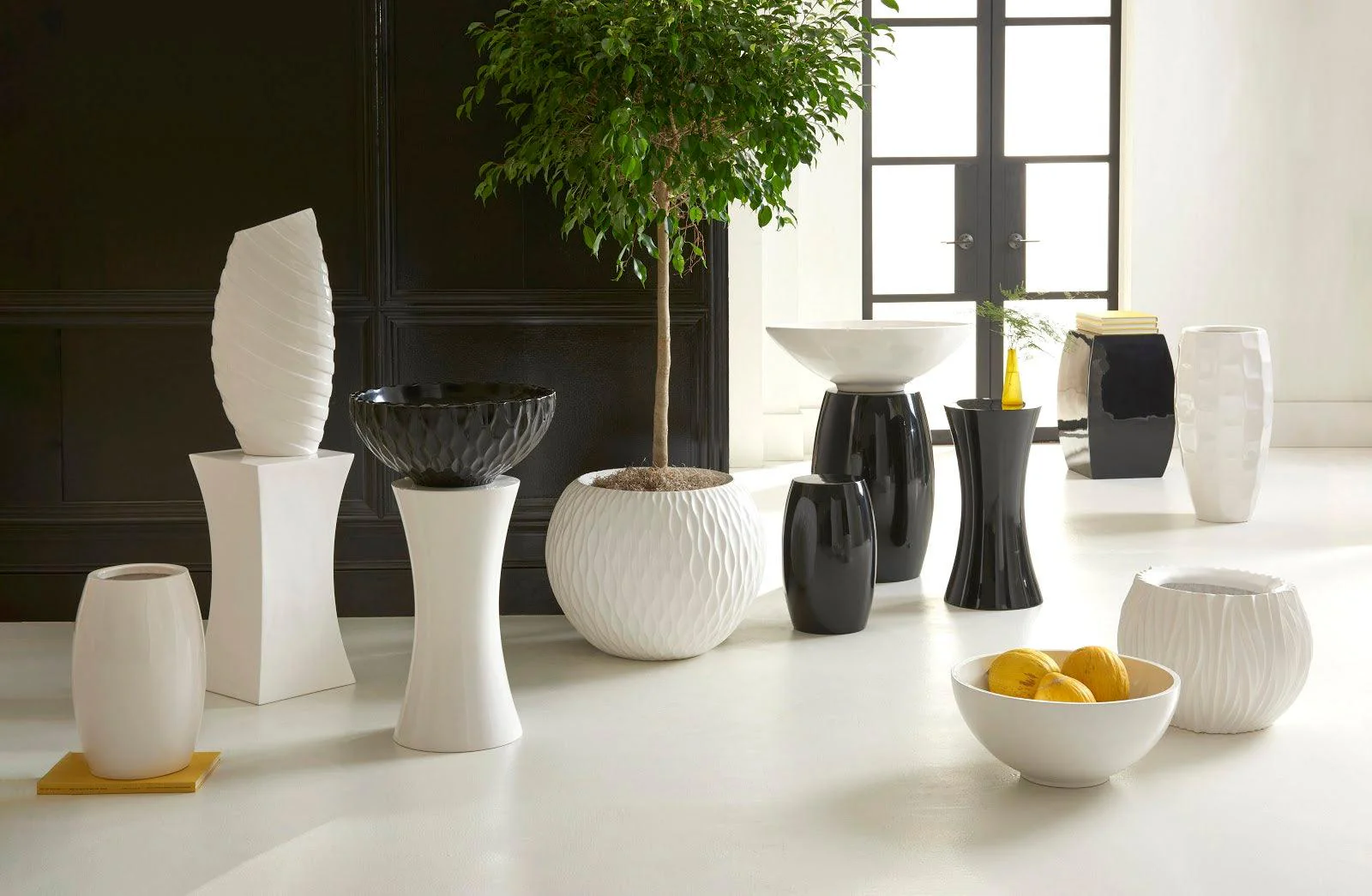 Ripple Planter, Gel Coat Black - Remutear