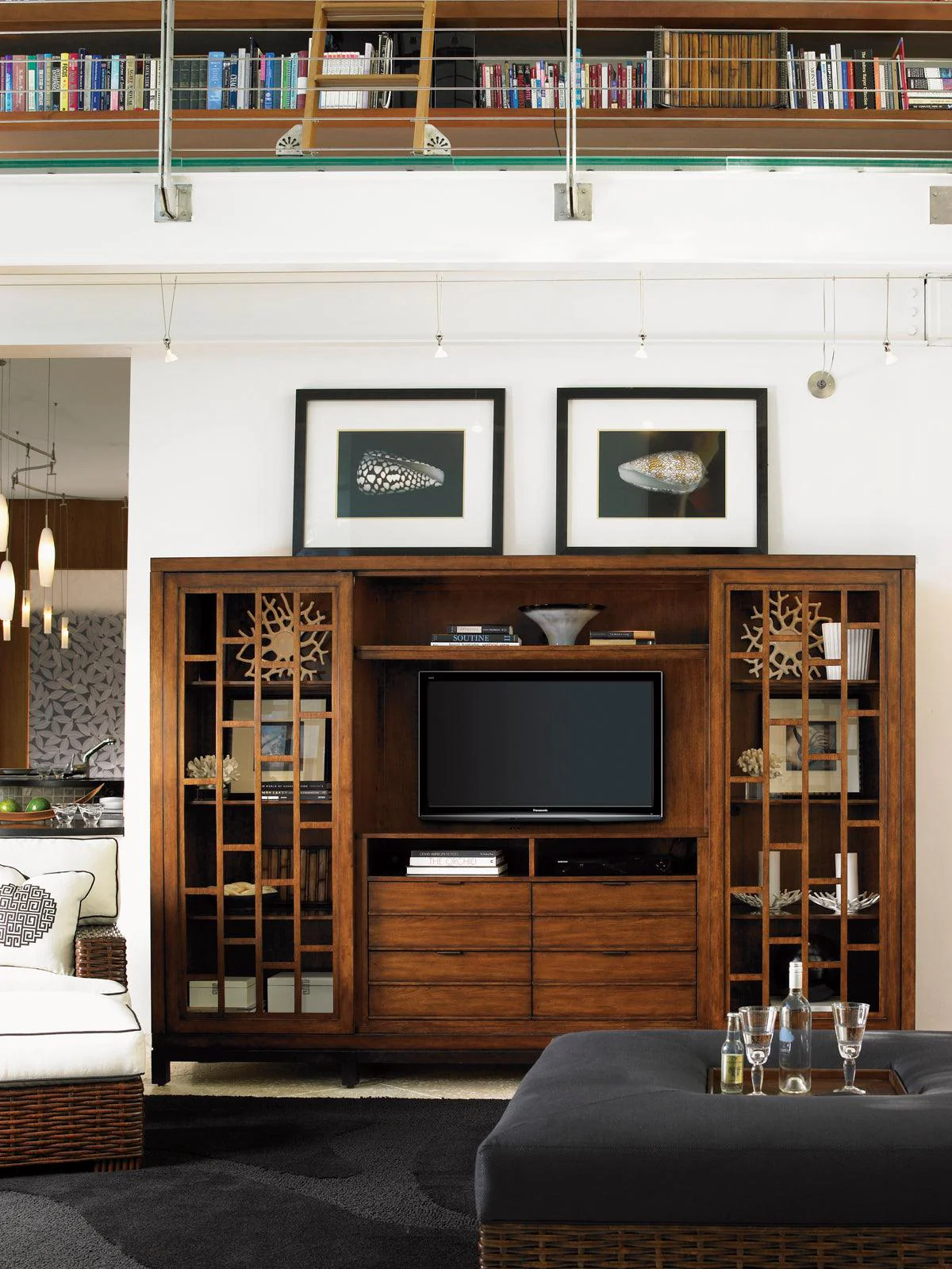 Ocean Club Point Break Entertainment Chest - Remutear