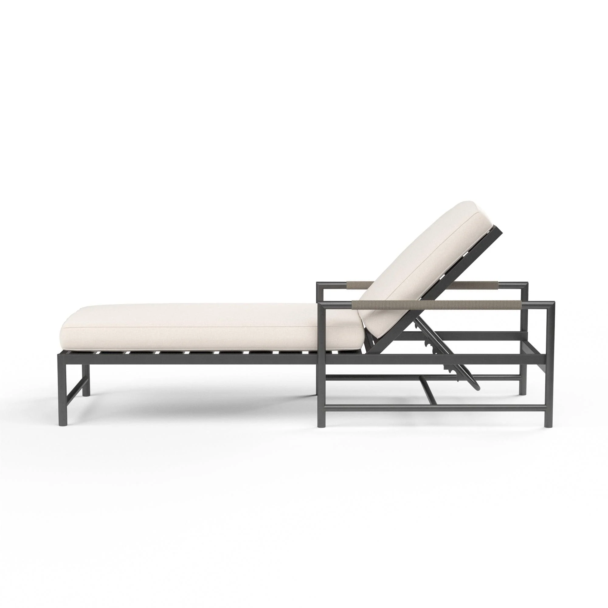 Pietra Chaise in Echo Ash, No Welt - Remutear
