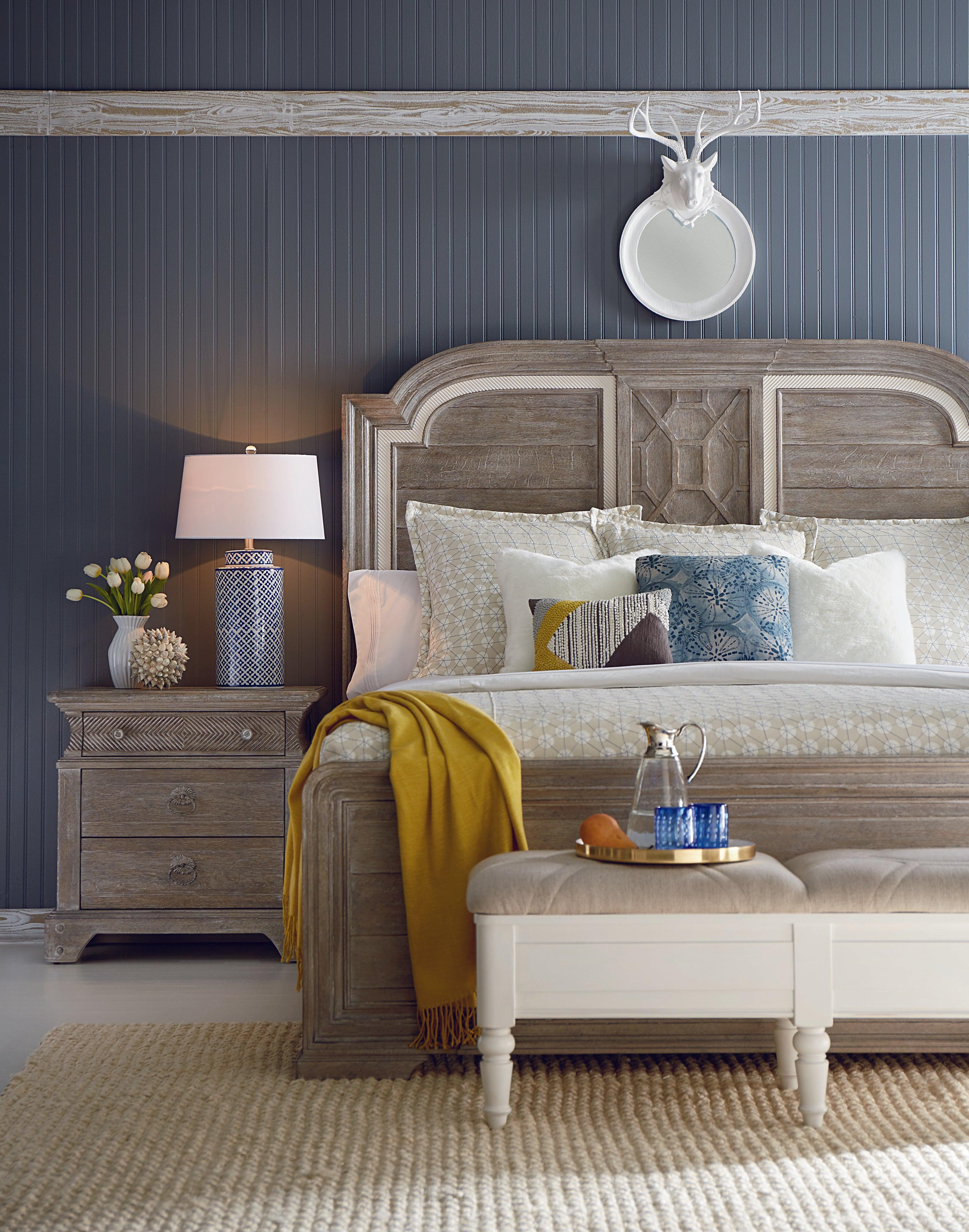 Summer Creek Light-Keeper's Bedside Chest - Remutear