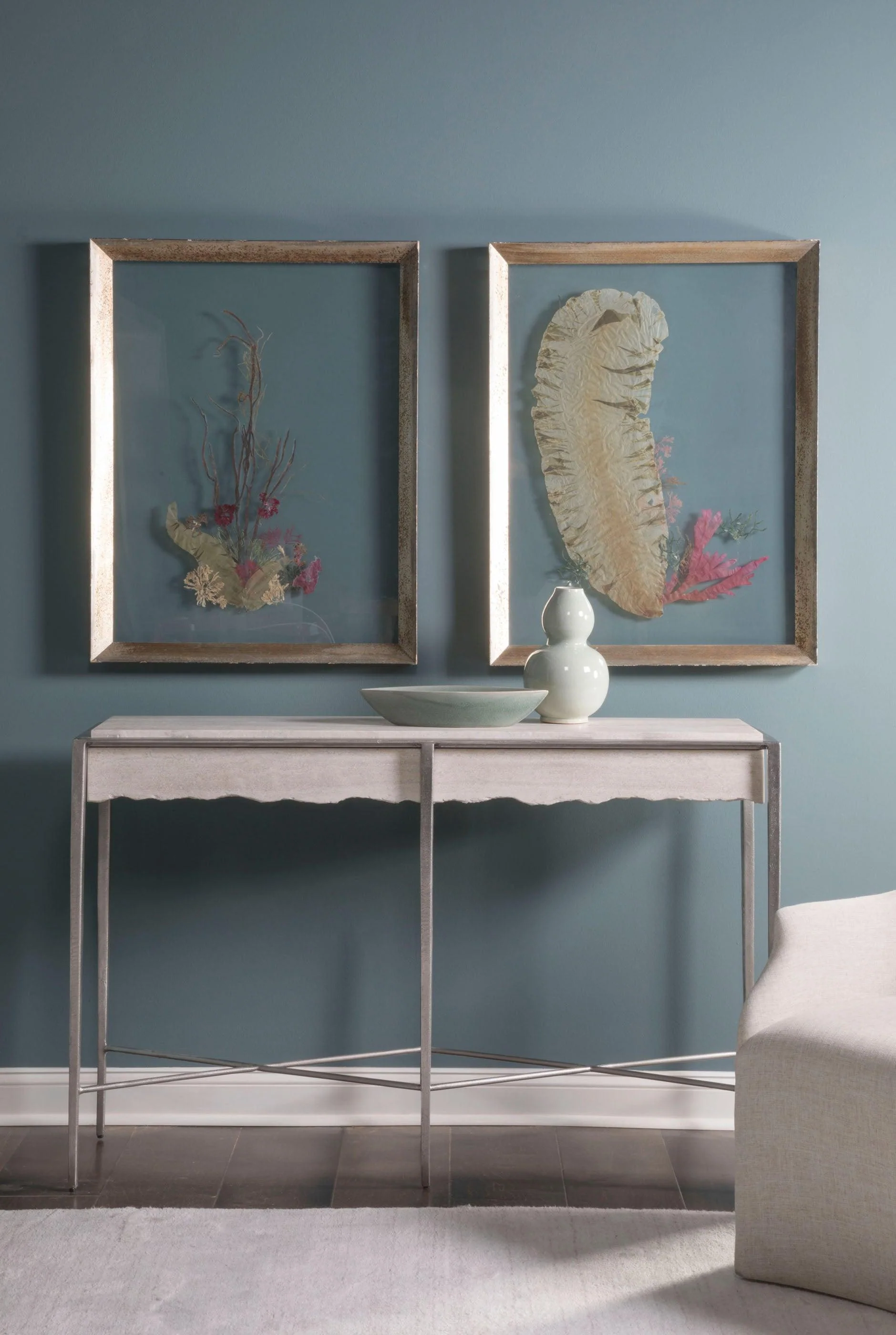 Signature Designs Everest Console - Remutear