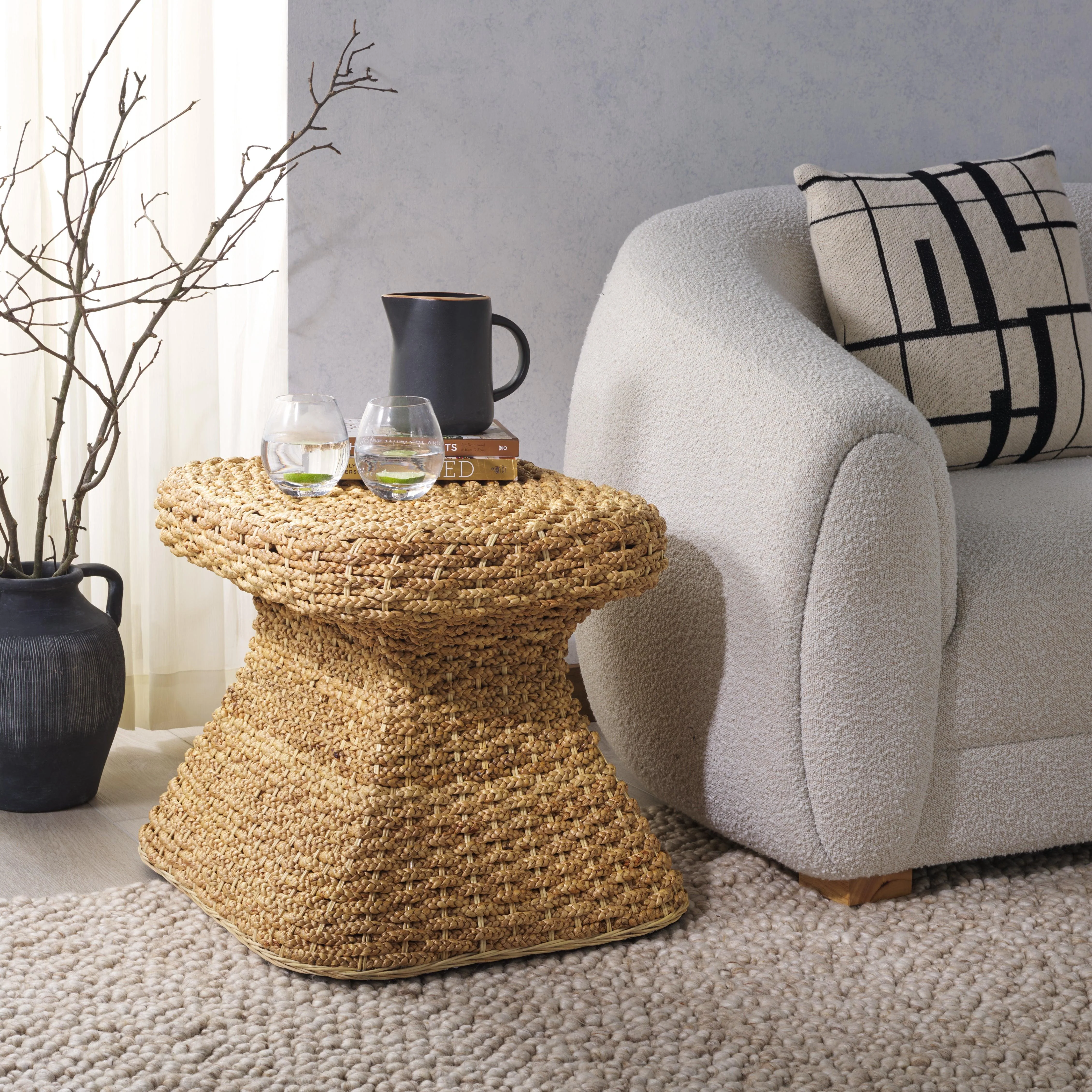 CAPRIANNA WOVEN WATERHYACINTH ACCENT TABLE - Remutear