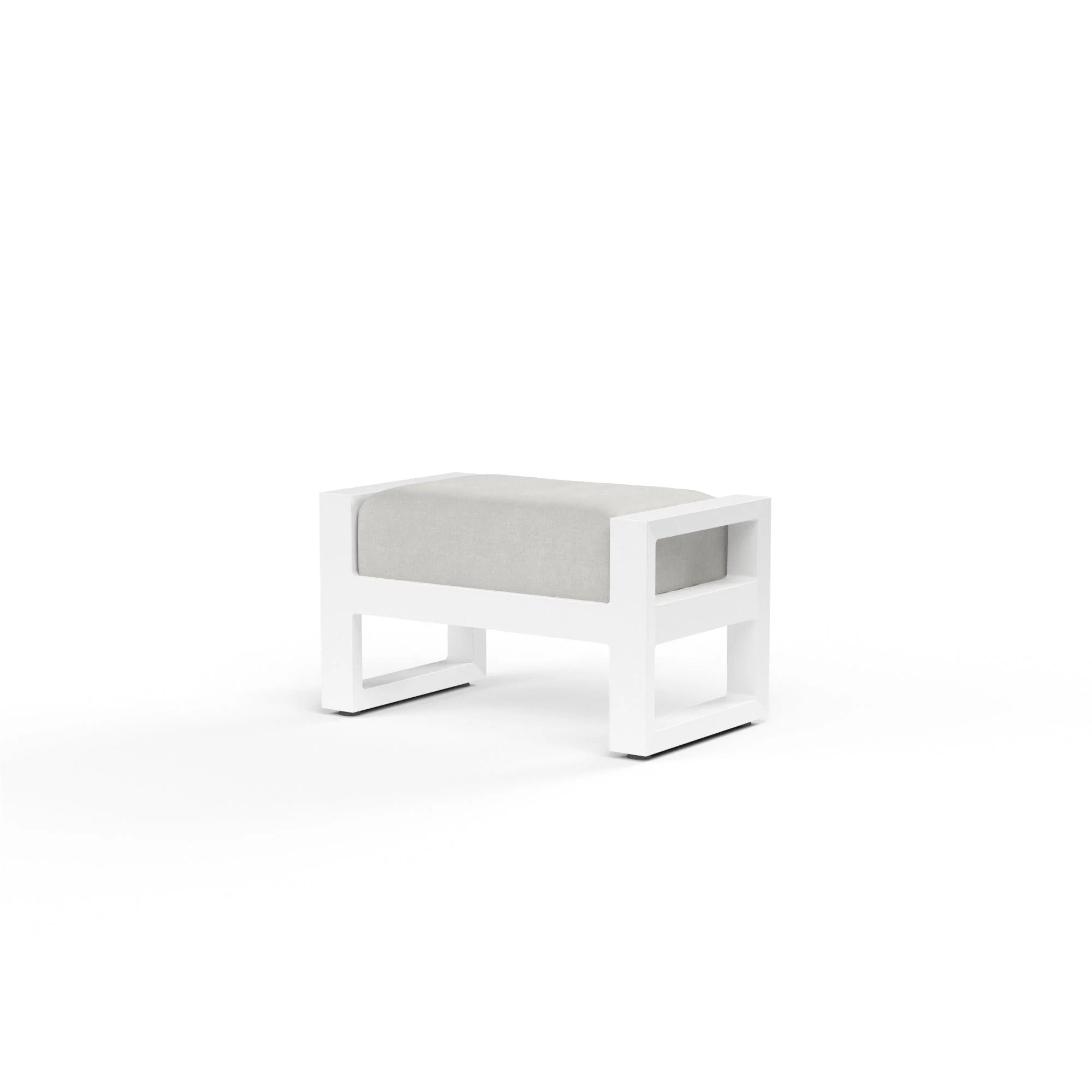 Newport Ottoman in Cast Silver, No Welt - Remutear