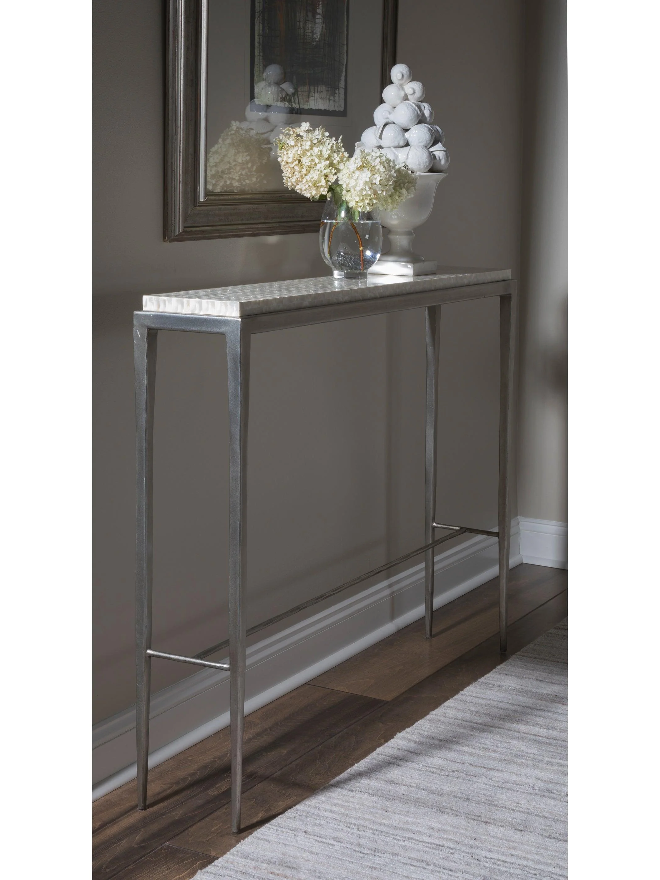 Signature Designs Brilliante Shallow Console - Remutear