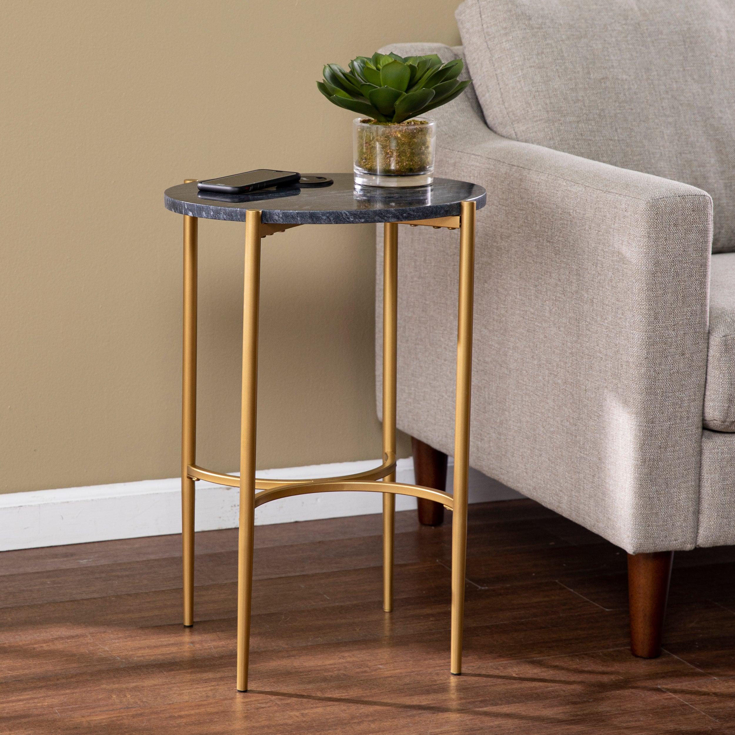 Clarvin Side Table w/ Wireless Charging Station - Remutear