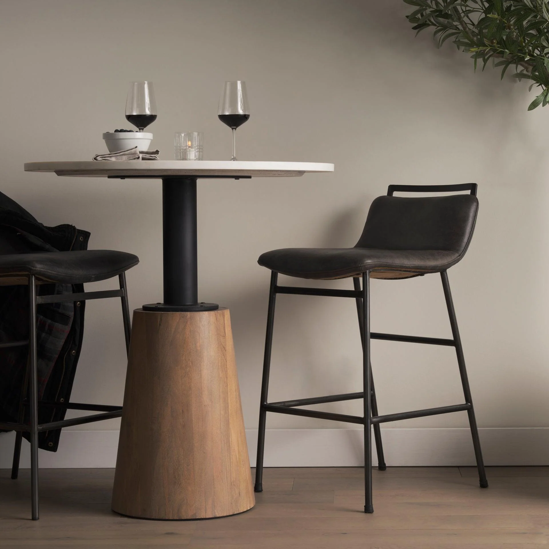 Maxwell Accent Pedestal Bistro Table - Remutear