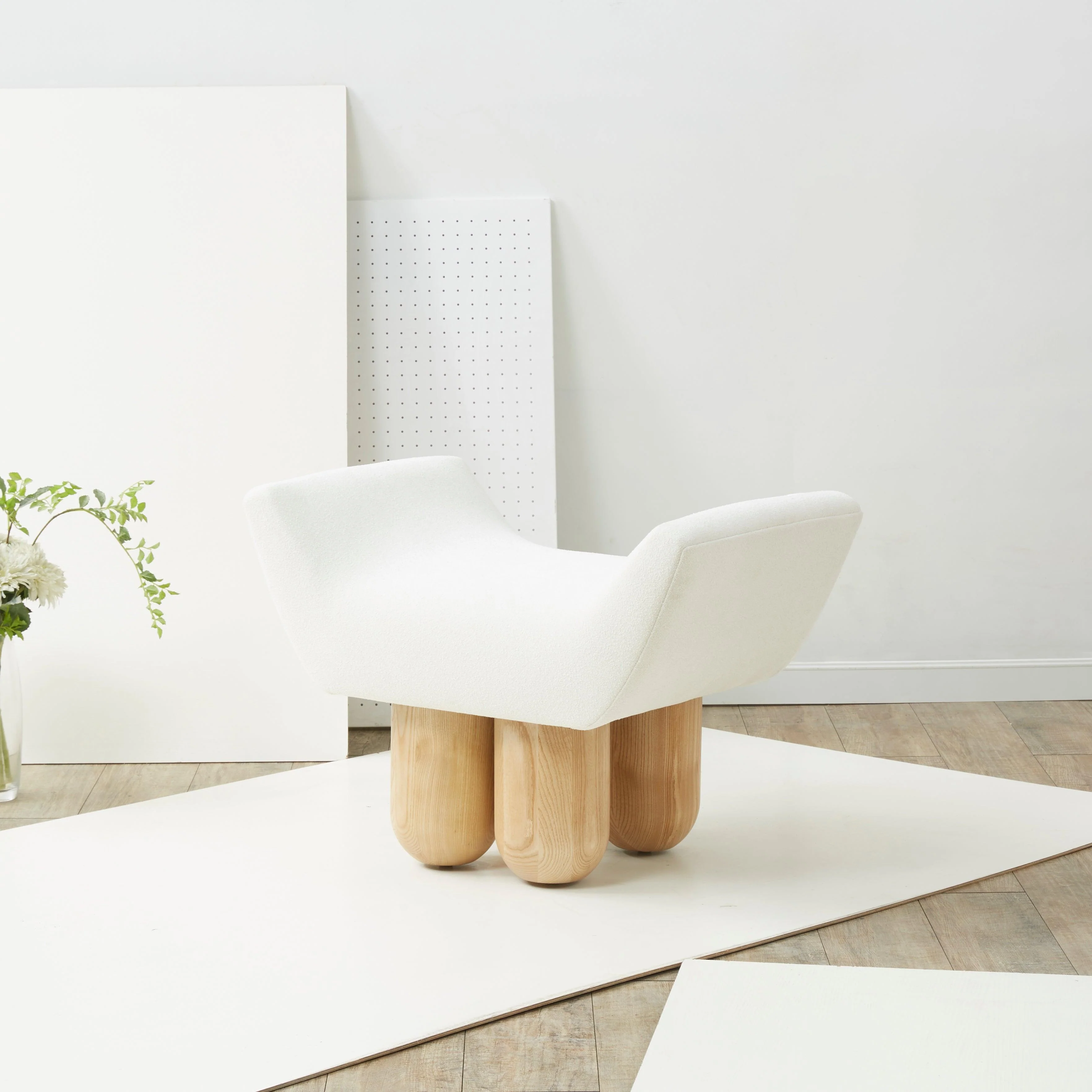 GIANCARLO UPHOLSTERED OTTOMAN - Remutear