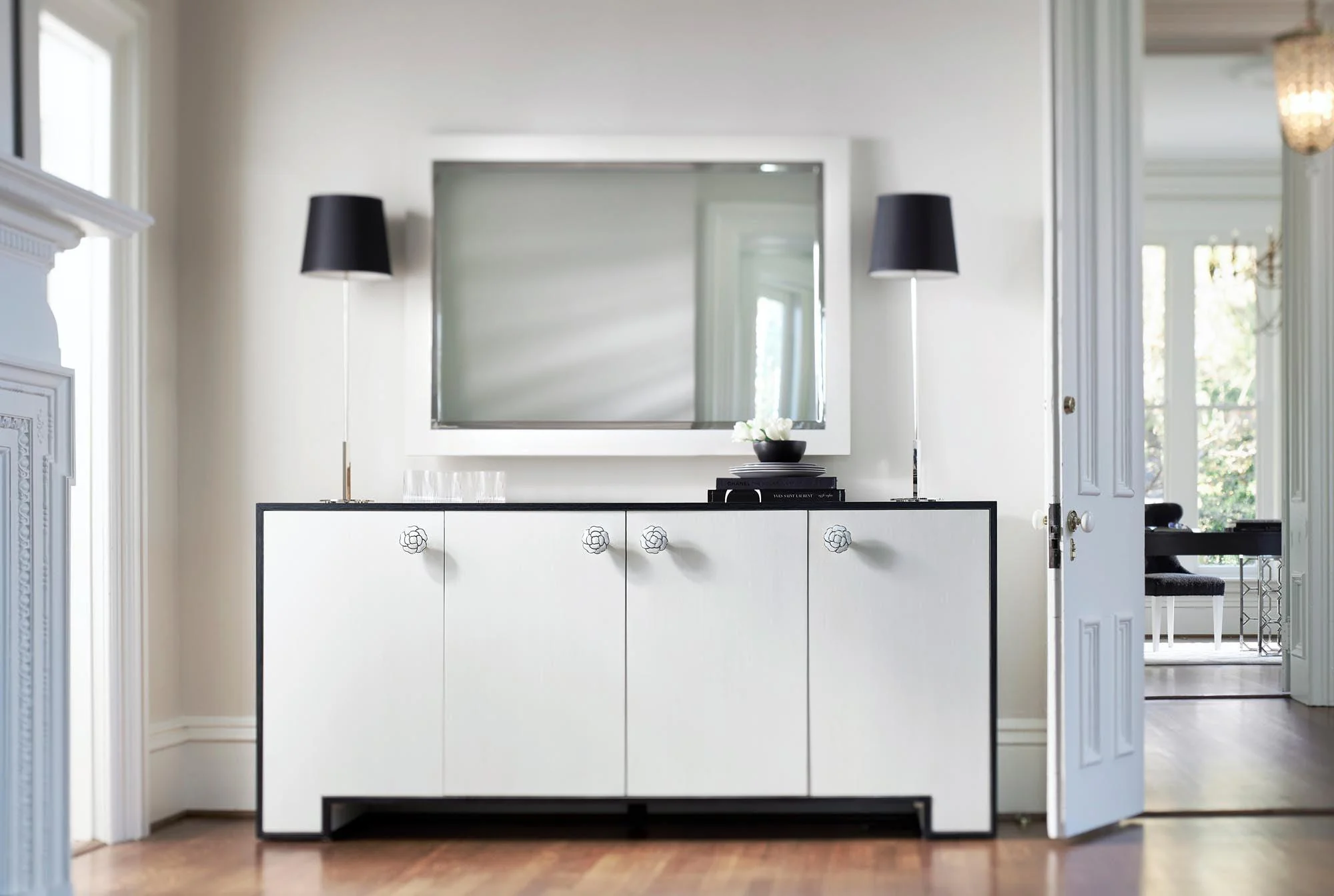 SILHOUETTE BUFFET WHITE - Remutear