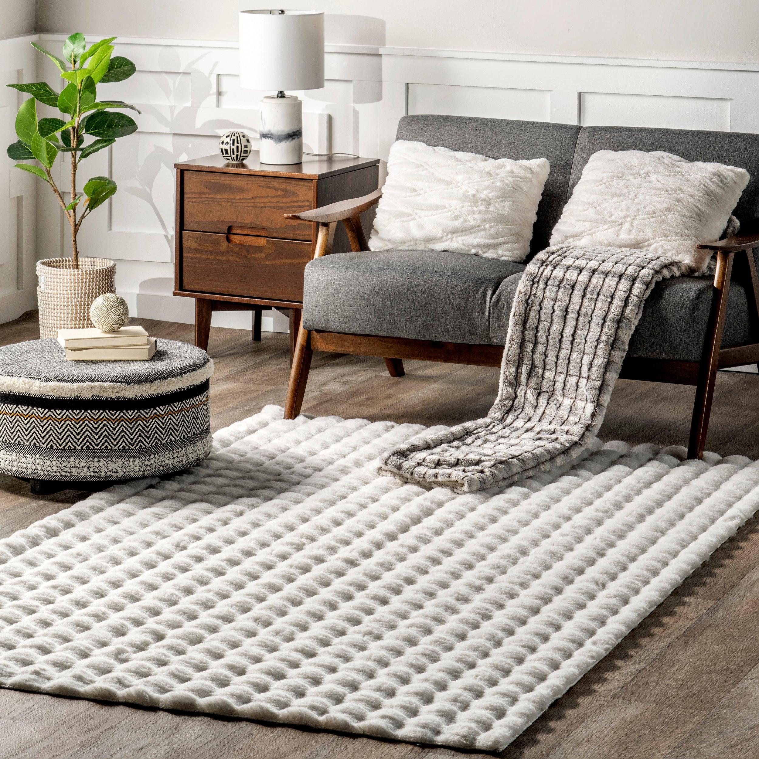 Jeni Solid Faux Rabbit Machine Washable Area Rug - Remutear